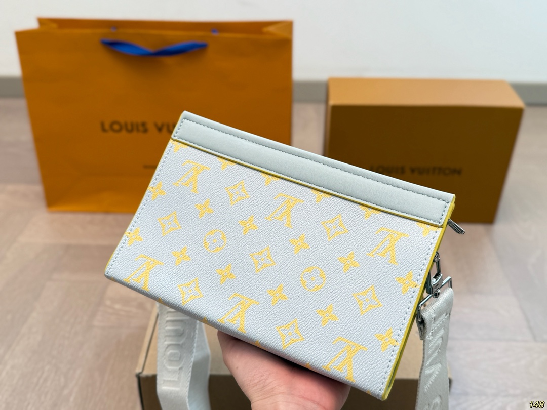 LV's new two-in-one messenger bag