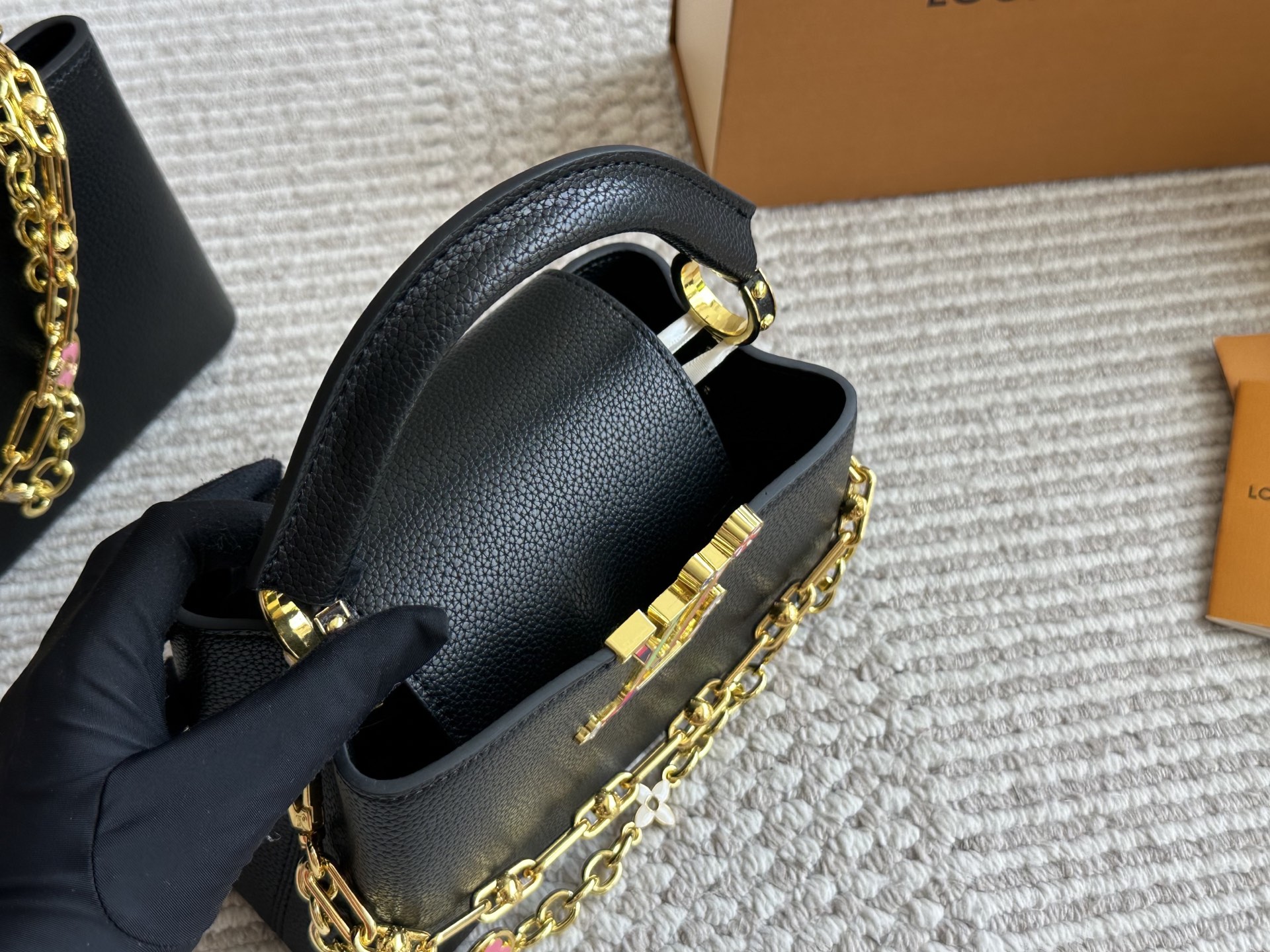 LV Capucines Lady Bag
