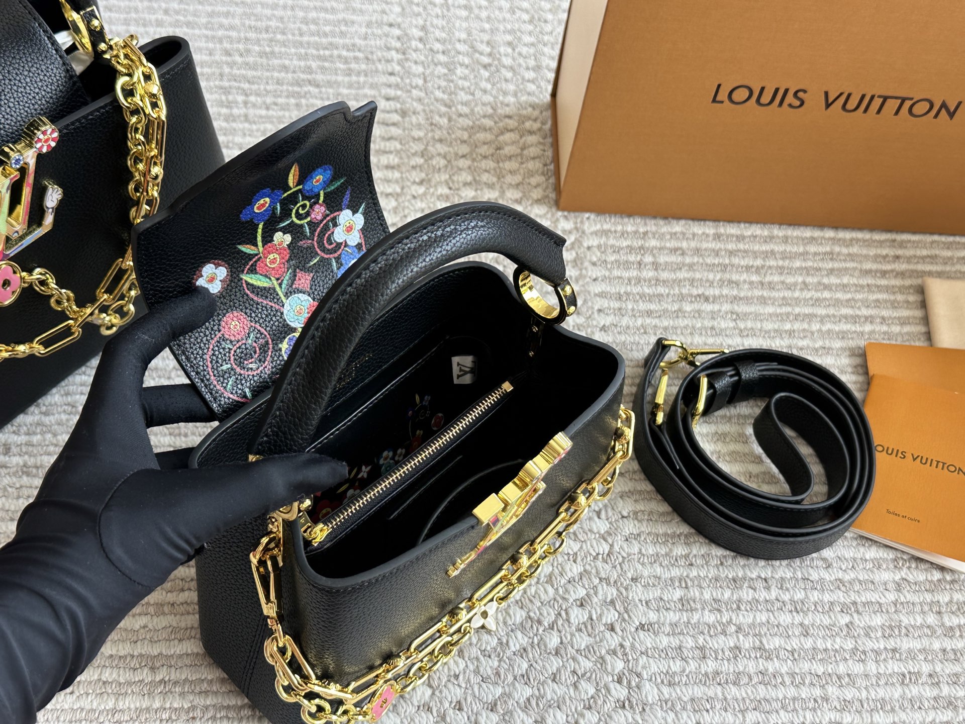 LV Capucines Lady Bag
