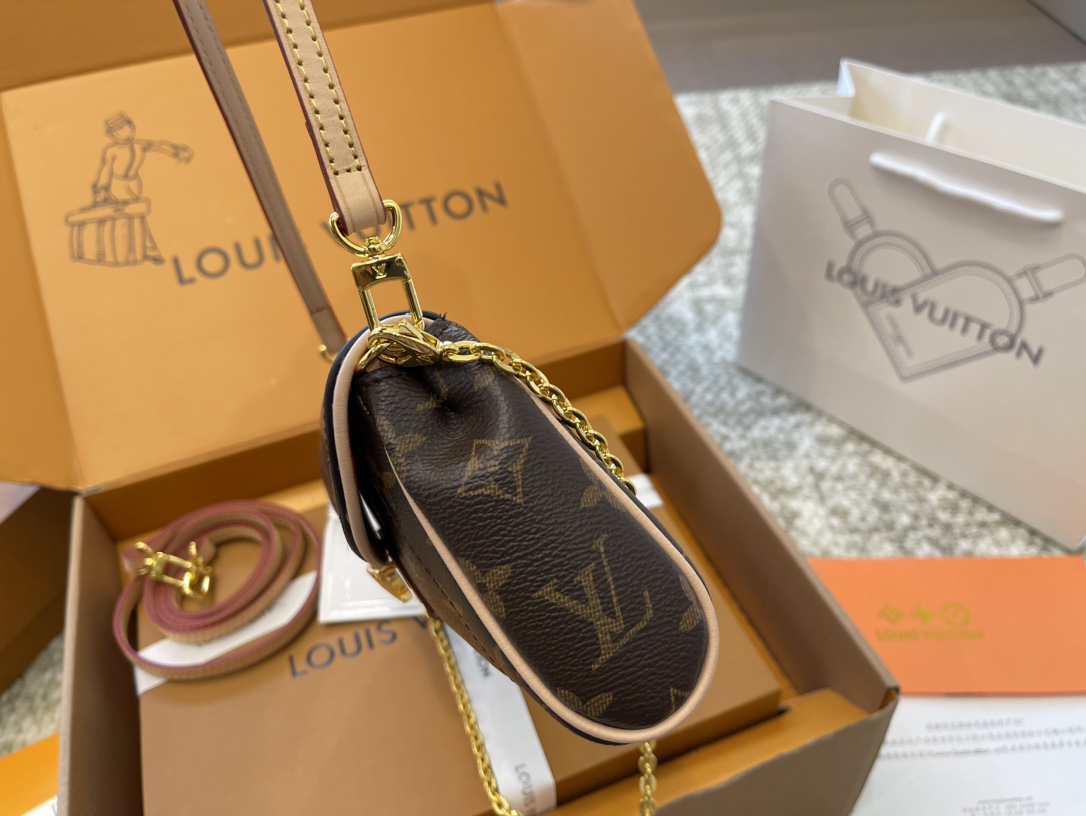 LV Gold Shield Manhattan Second-hand Armpit Bag
