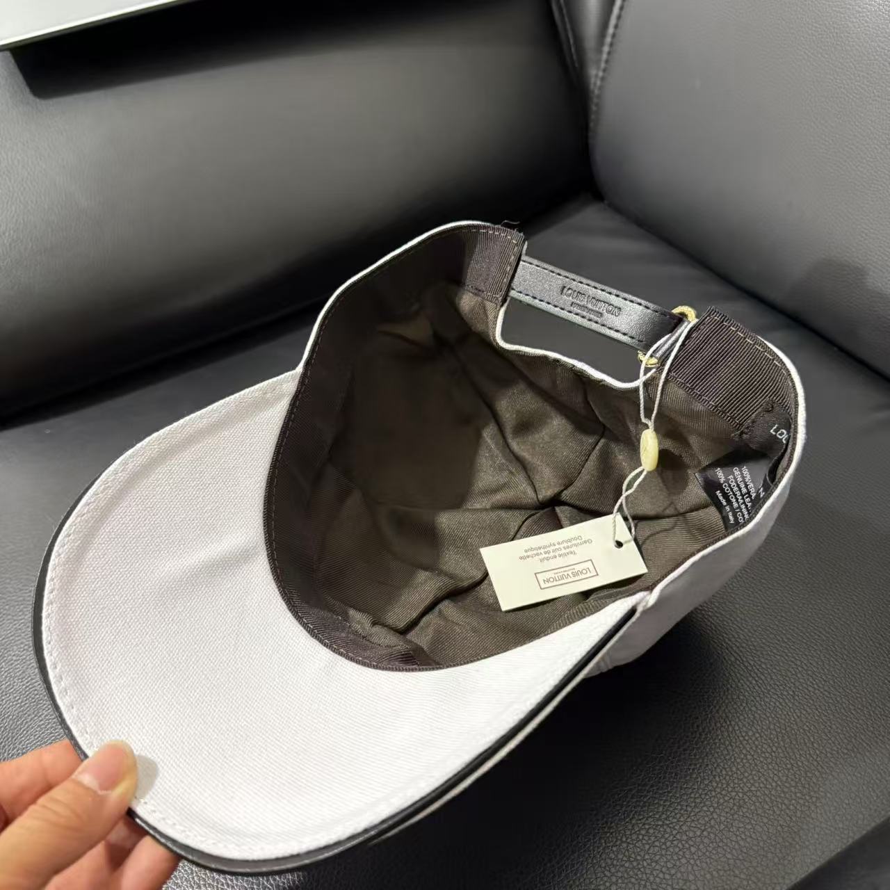 LV new original baseball cap