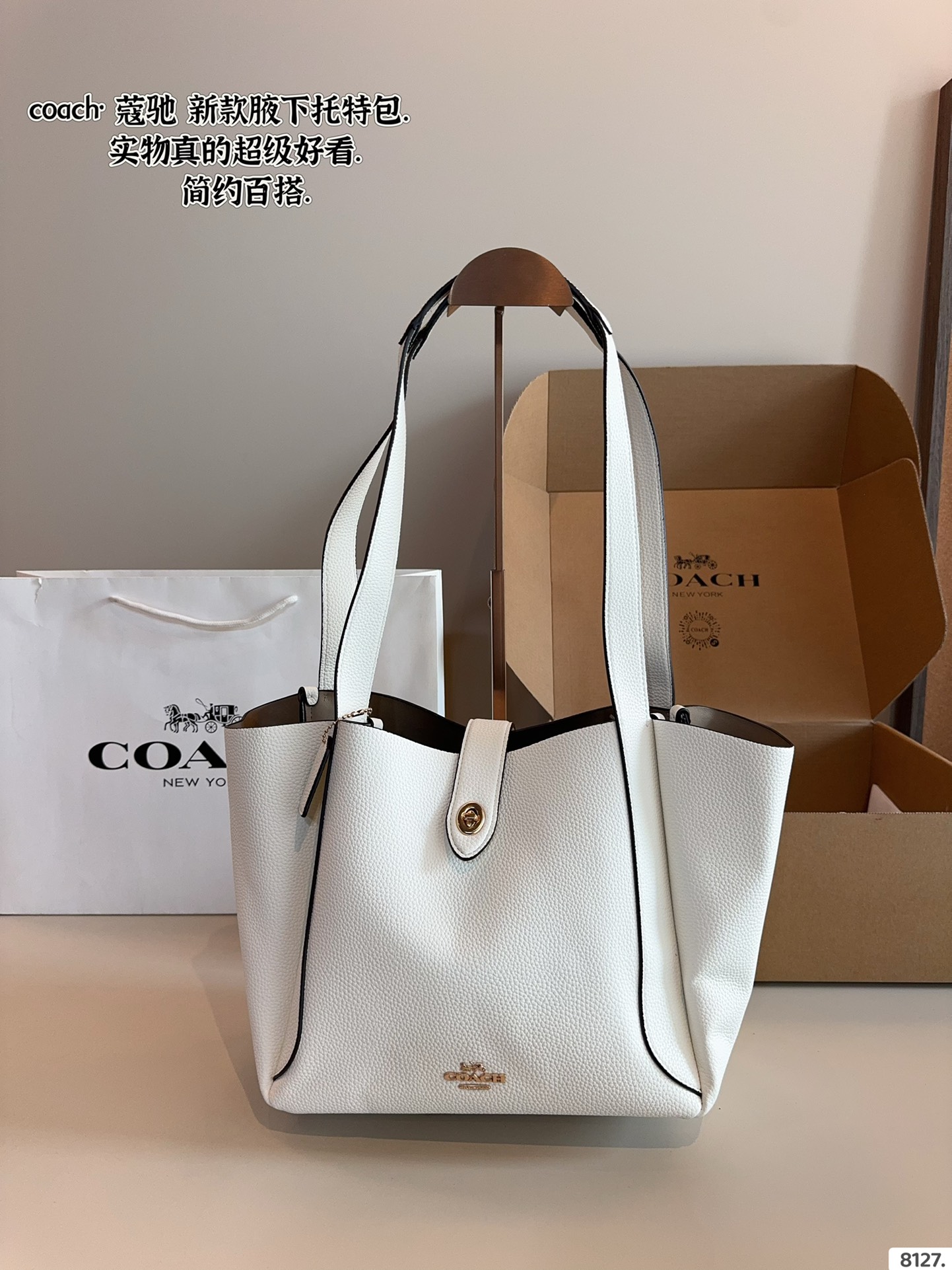 COACH new spring and summer tote bag