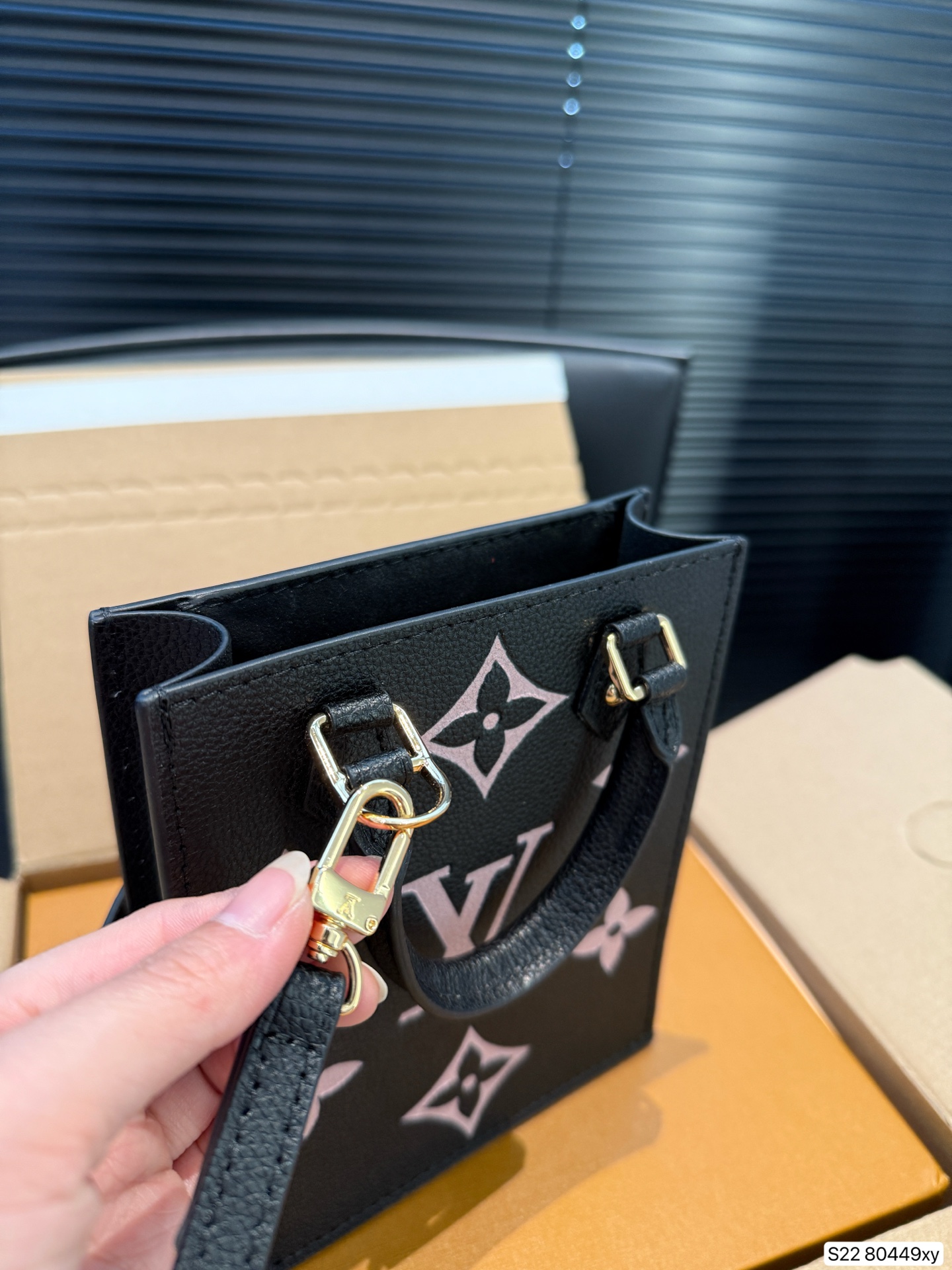 LV retro simple sheet music bag