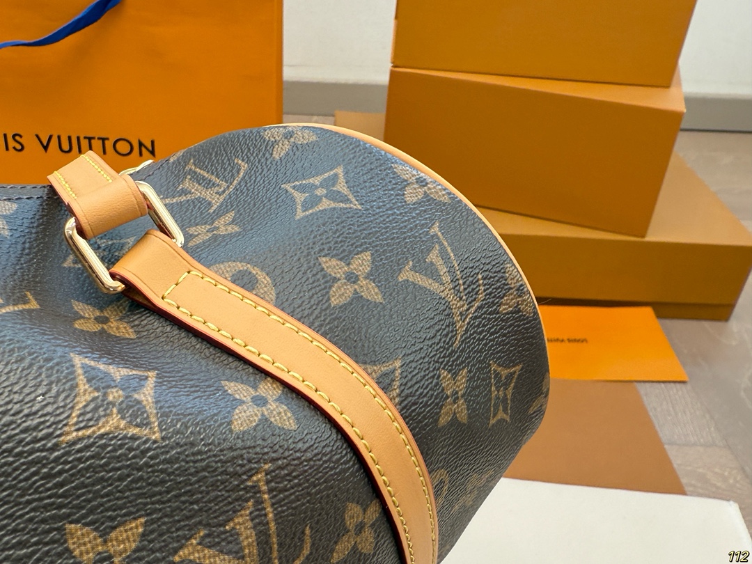LV old flower roller bag
