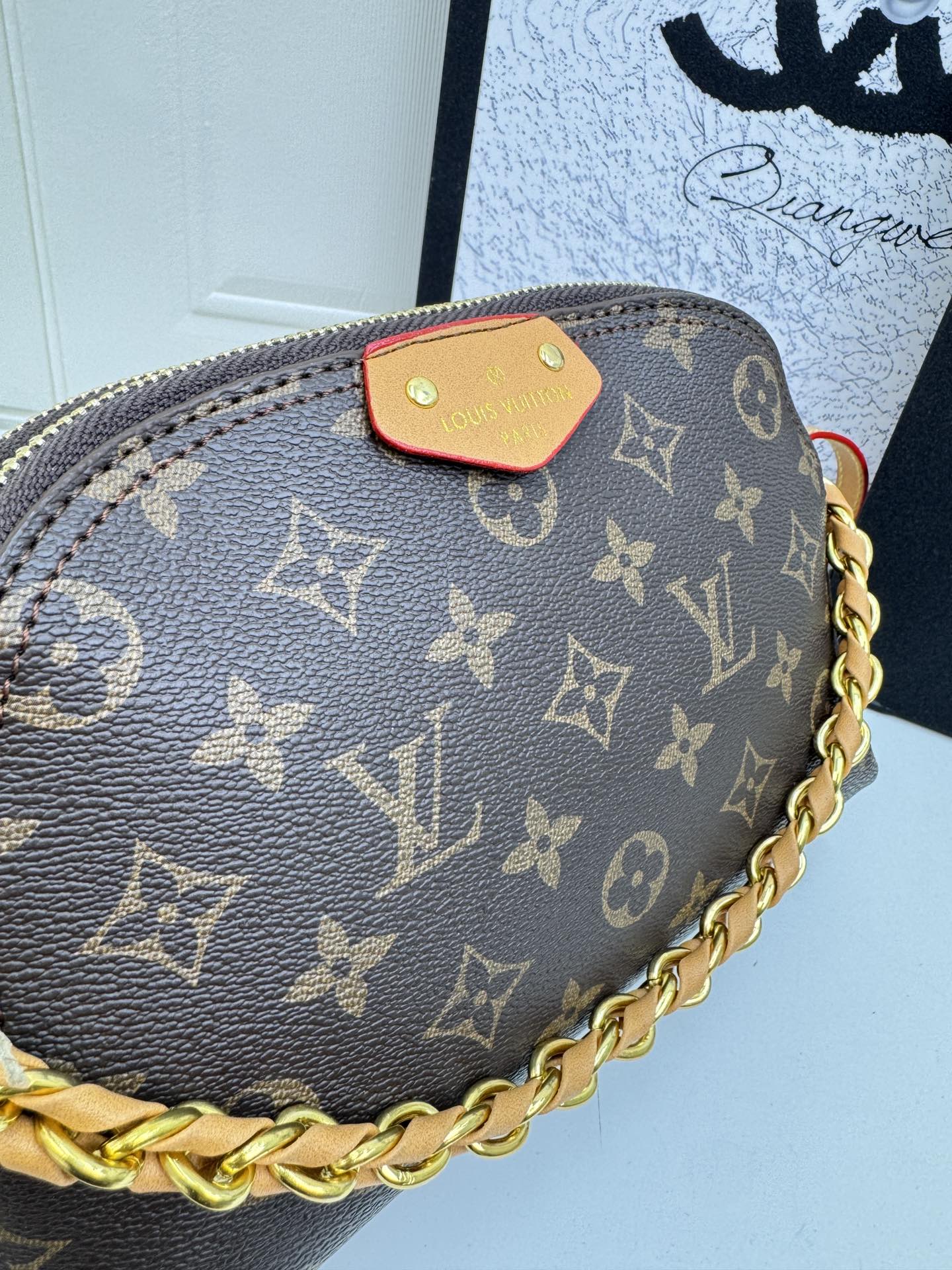 LV cosmetic bag design shoulder crossbody bag