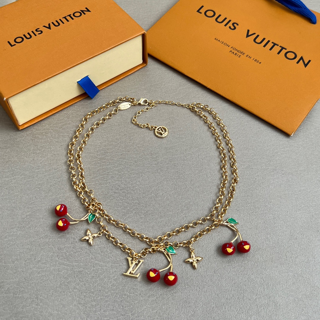 Louis Vuitton necklaces are stylish and fashionable