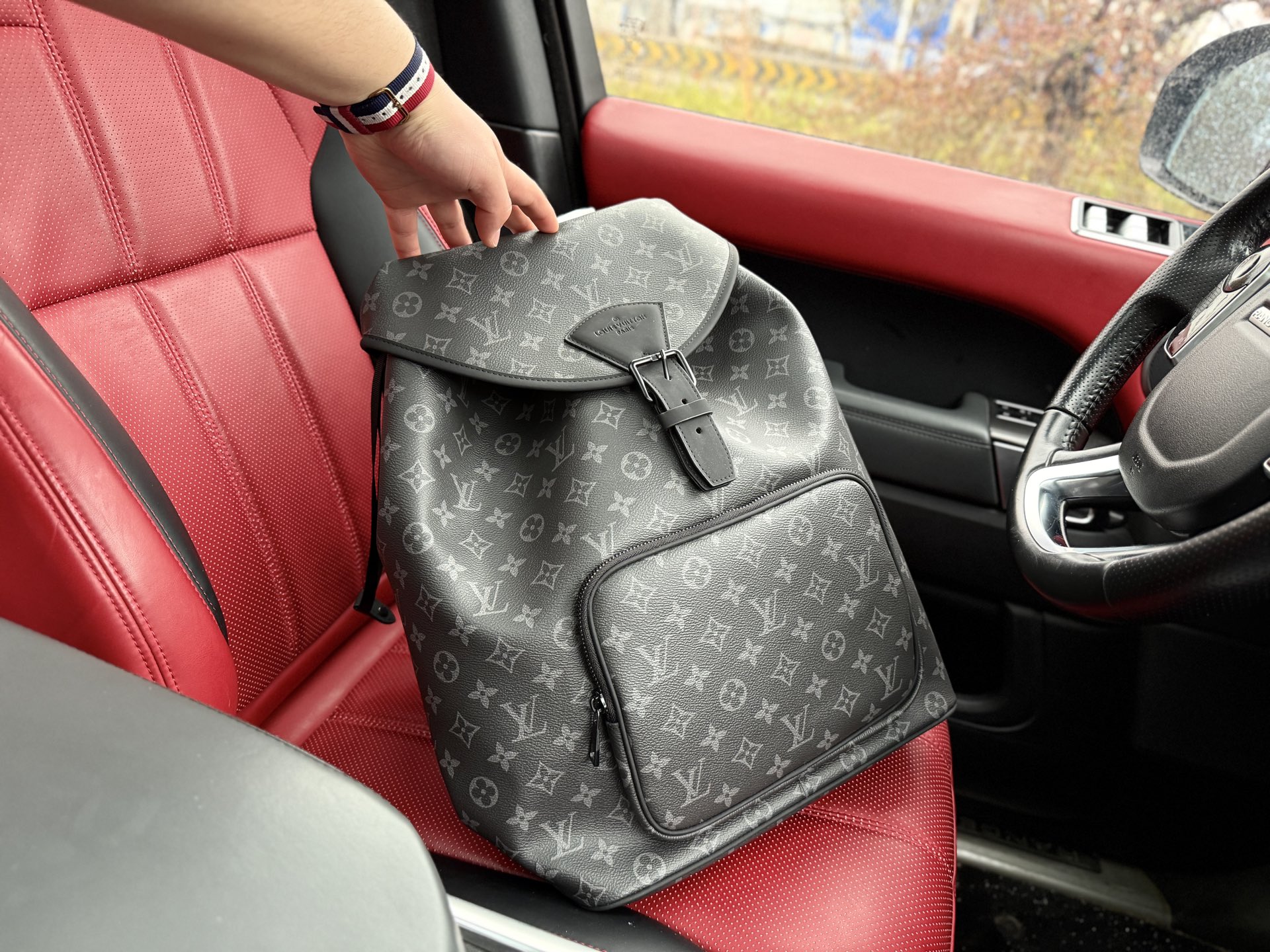 LV backpack full body presbyopia