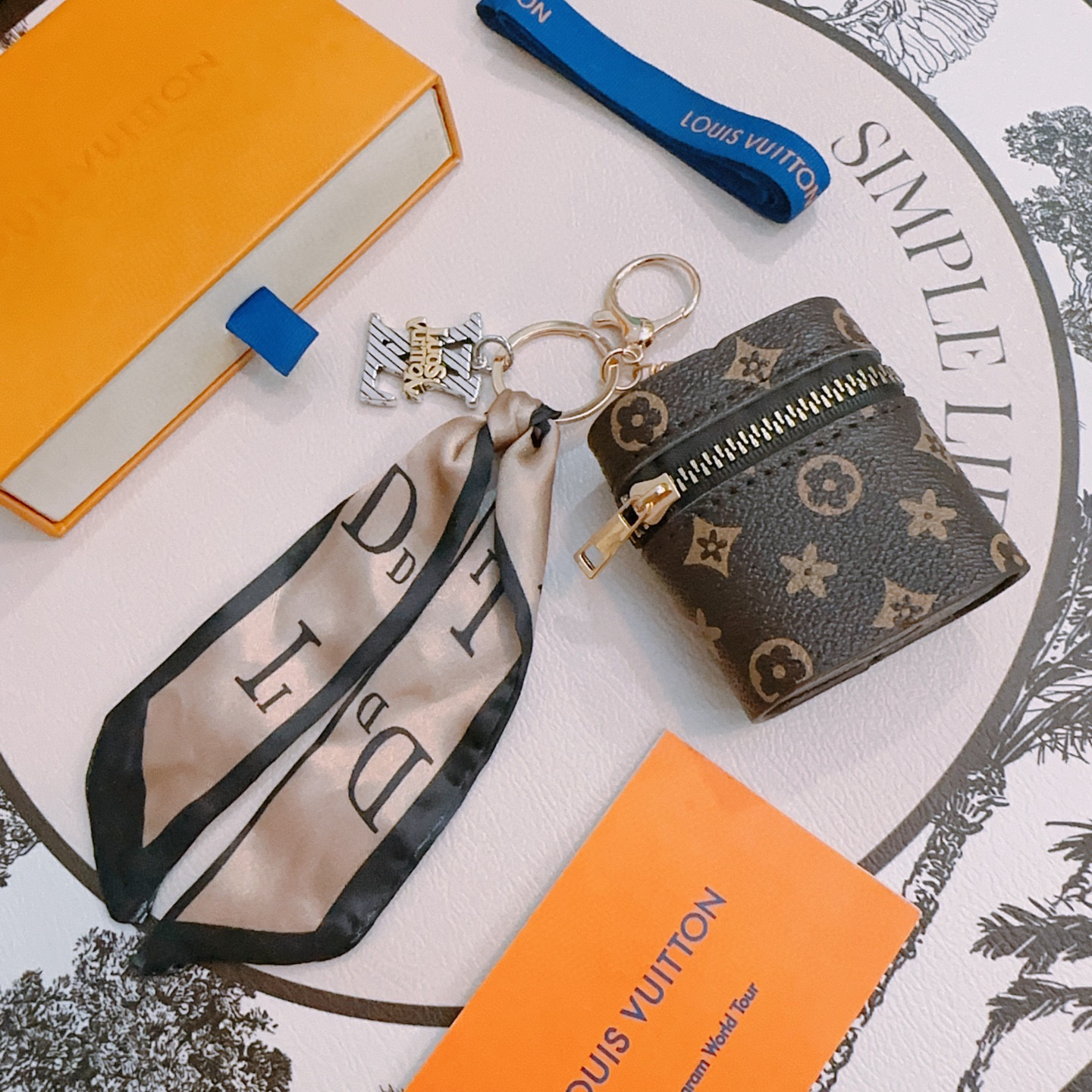 LV keychain bag buckle