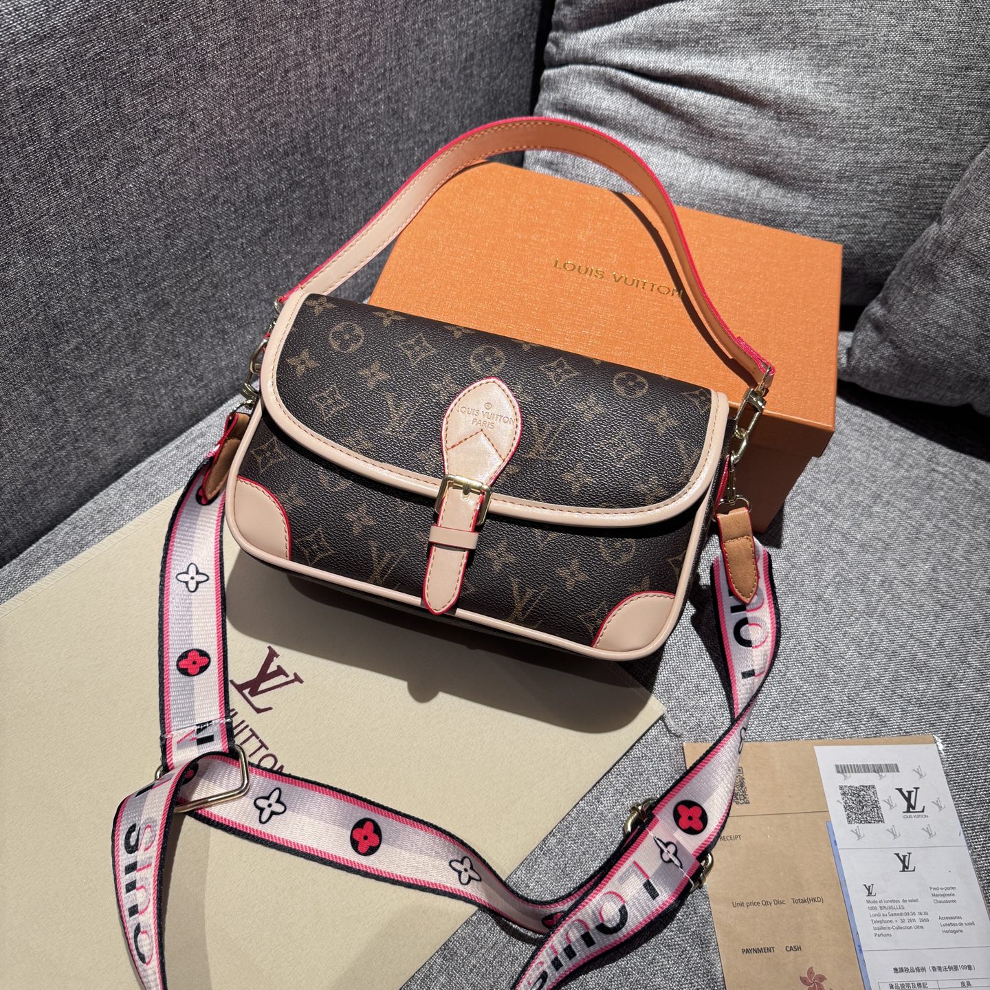 Louis Vuitton classic baguette shoulder crossbody bag