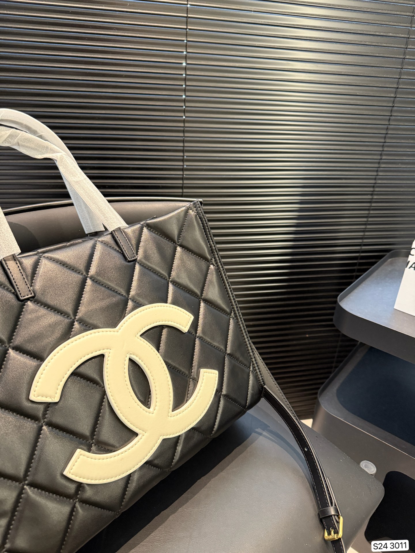 Chanel Tote bag