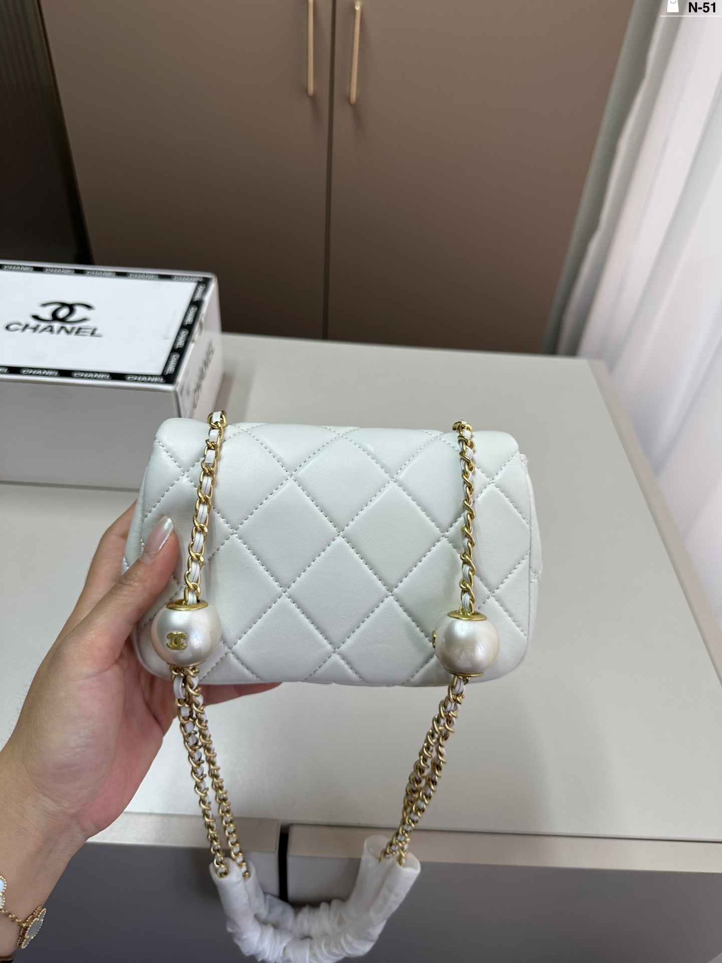 Chanel 24ss Lagerfeld round-shaped bag