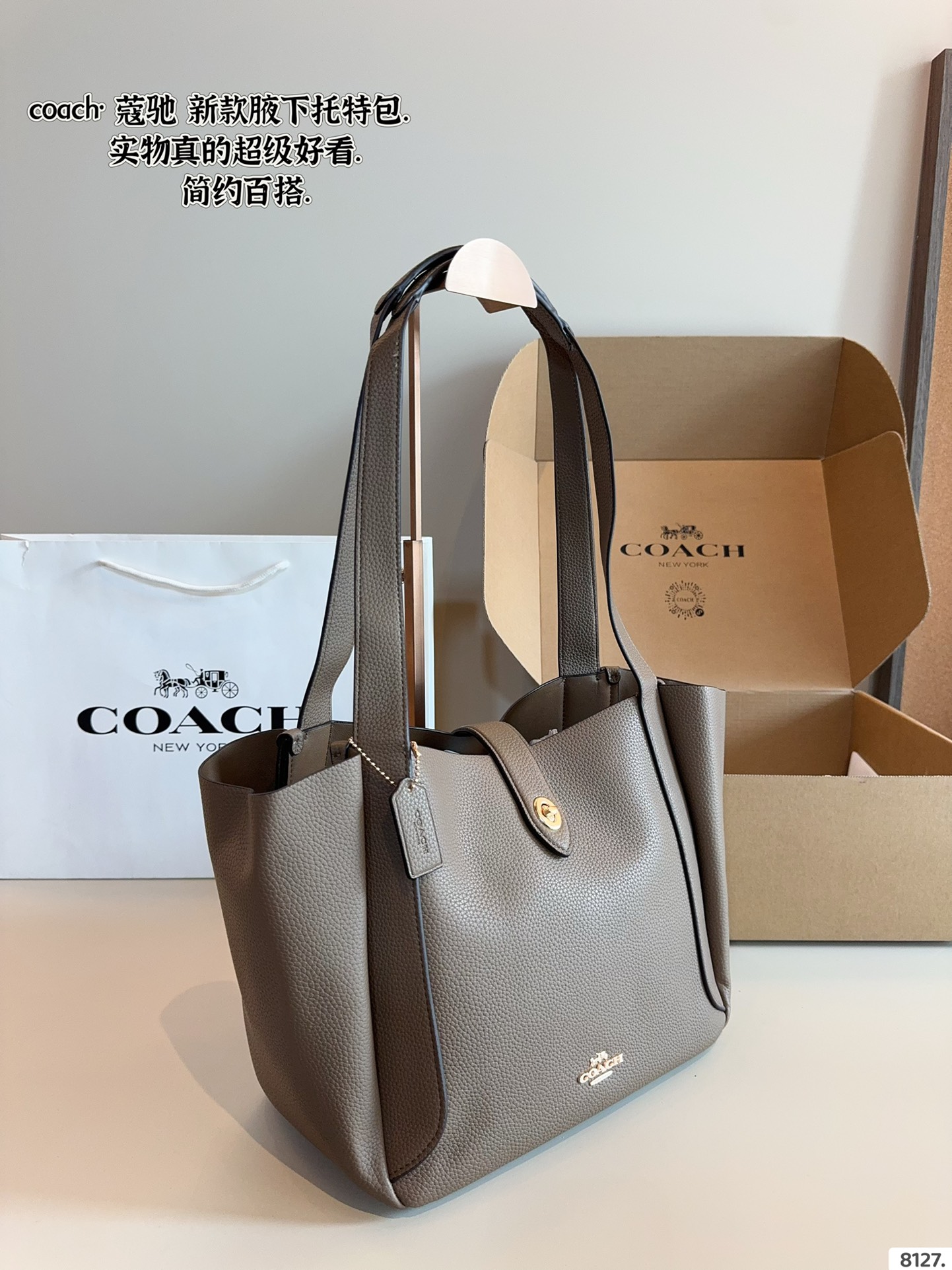 COACH new spring and summer tote bag
