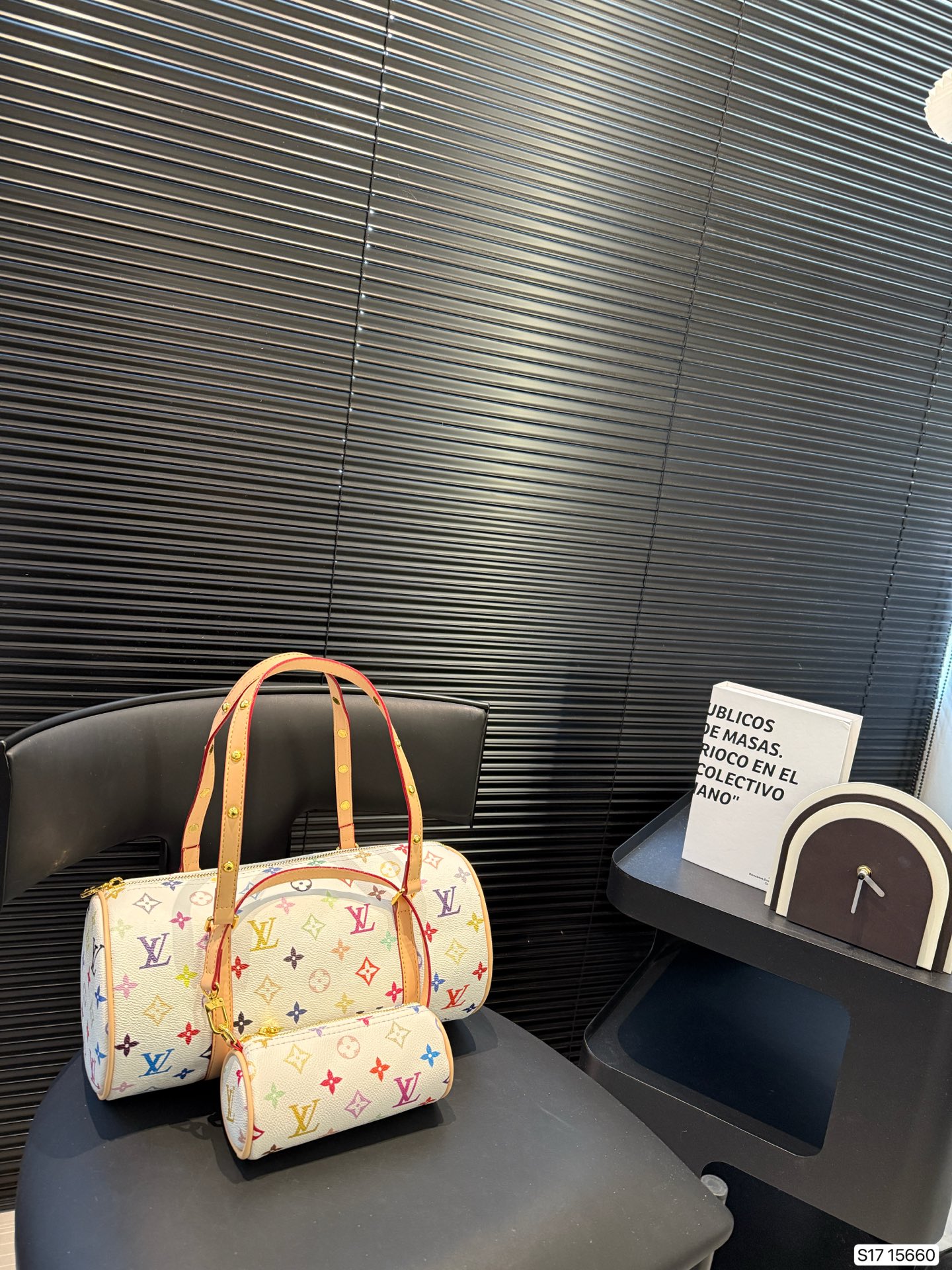 LV armpit bag 2-in-1 pillow bag classic and fashionable