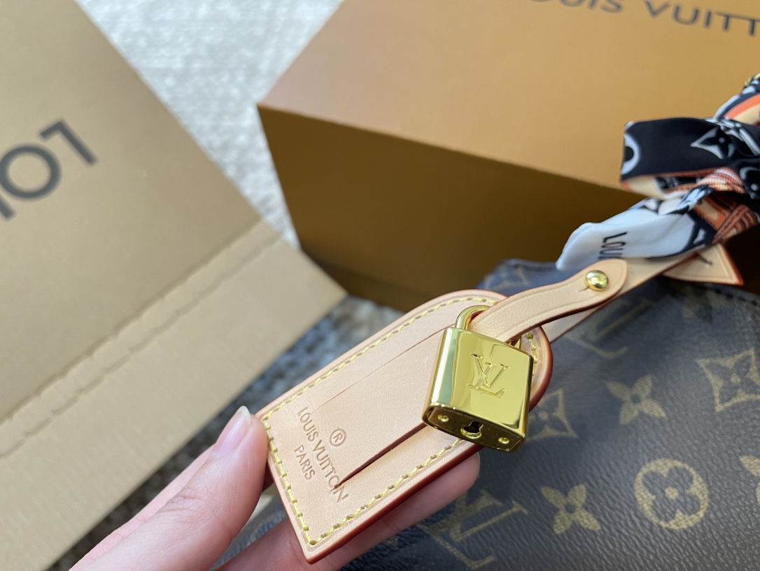 LV classic old flower Montaigne bag