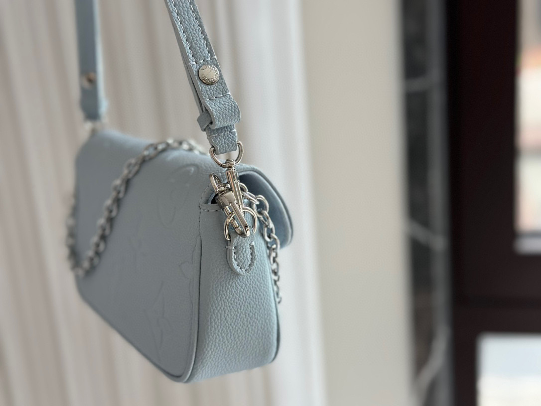 LV blue ivy woc mahjong bag