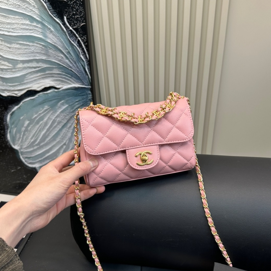 Chanel's 25-square-meter fat man