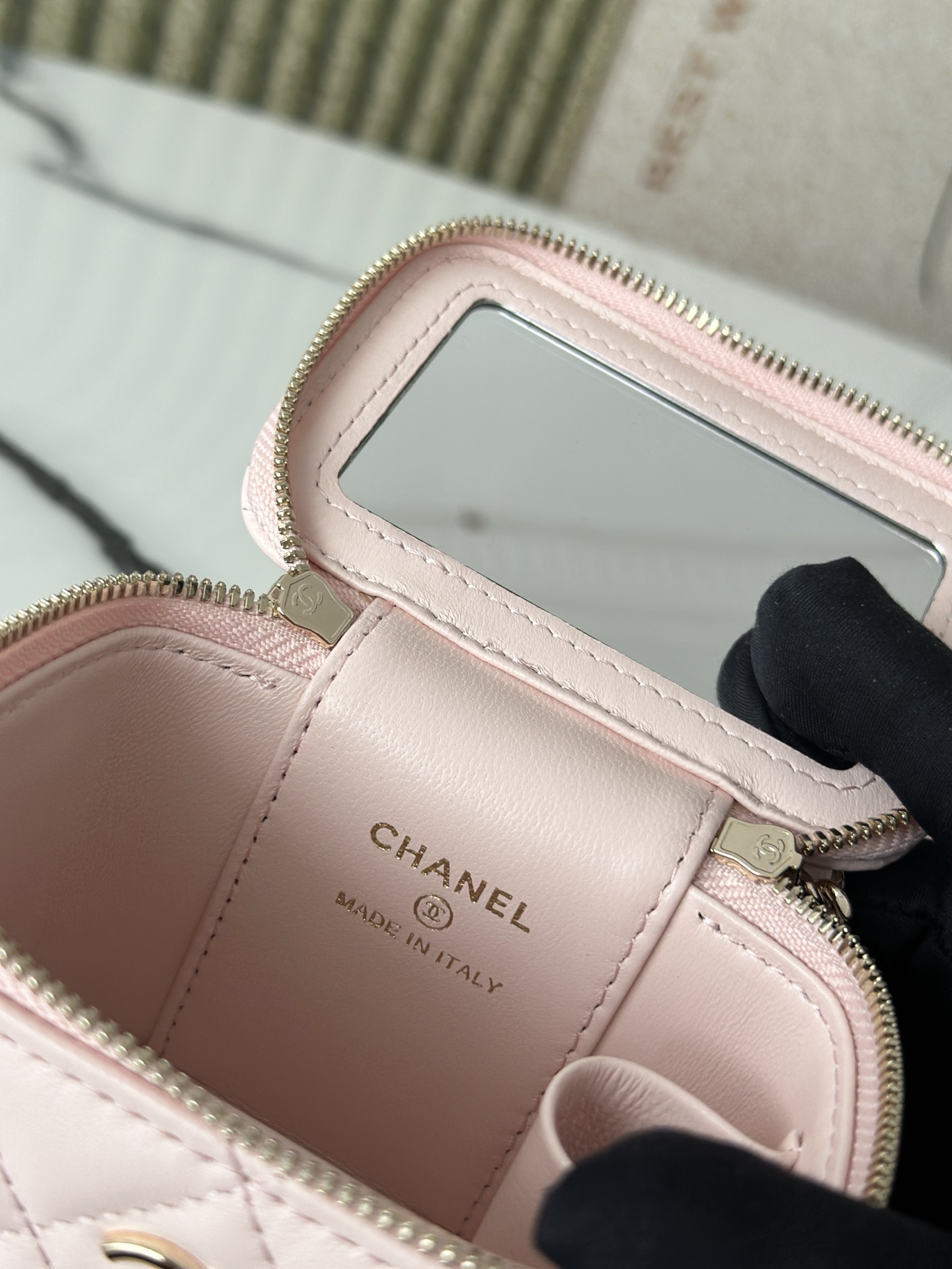 Top version Chanel Chain Makeup Bag with a makeup mirror inside