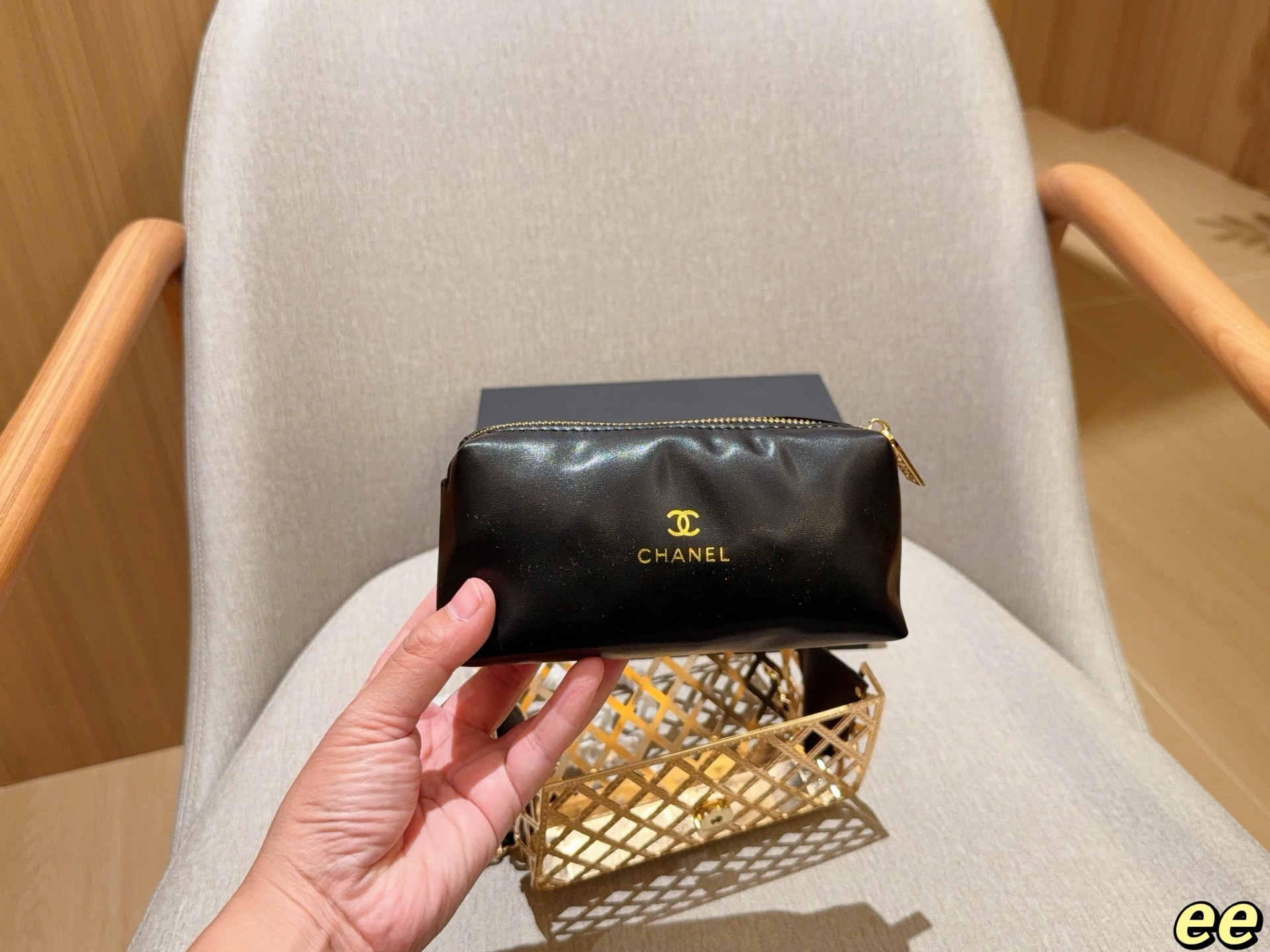 Chanel Hollow metal cf dinner bag