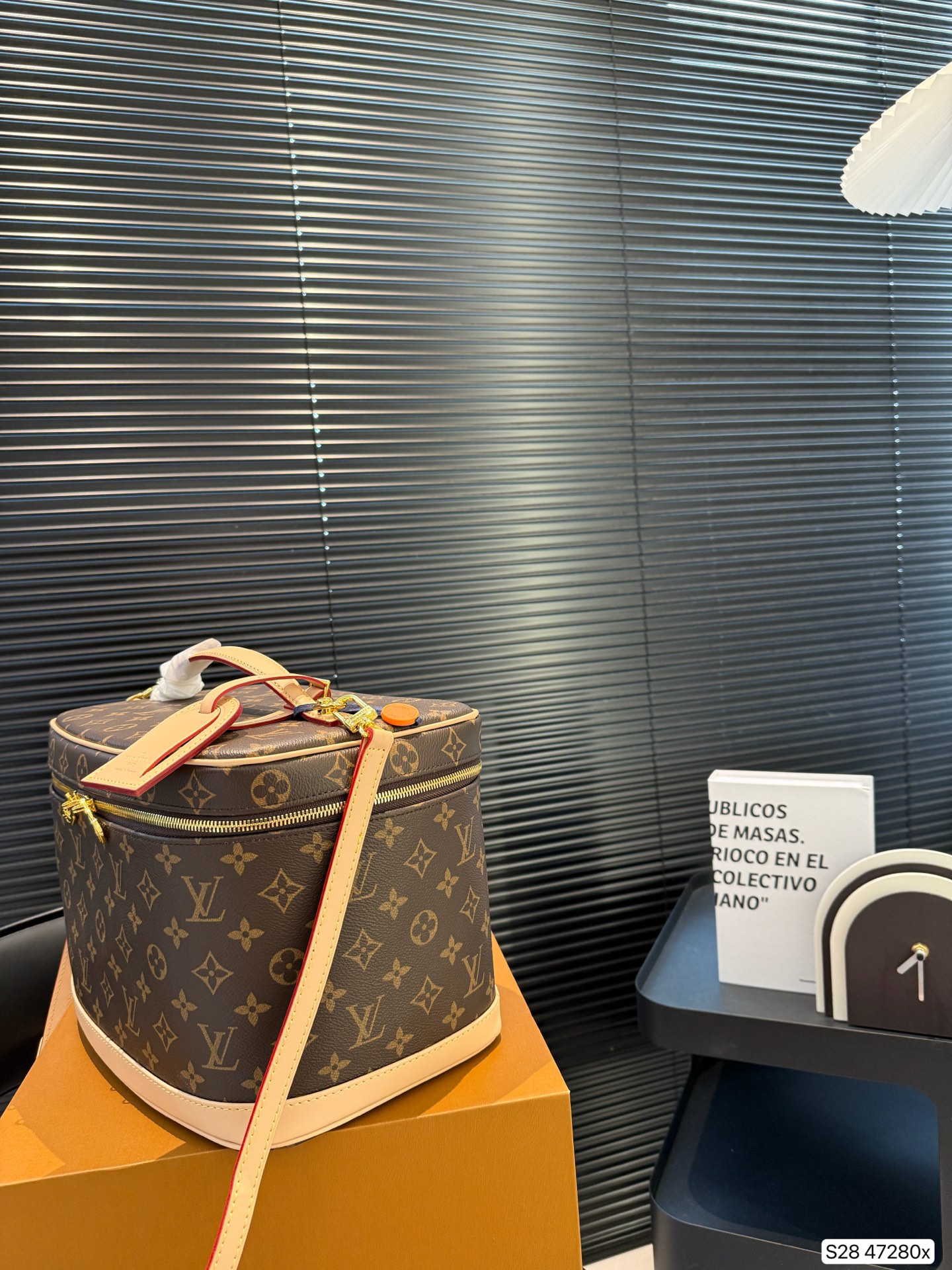 LV fashion cosmetic bag