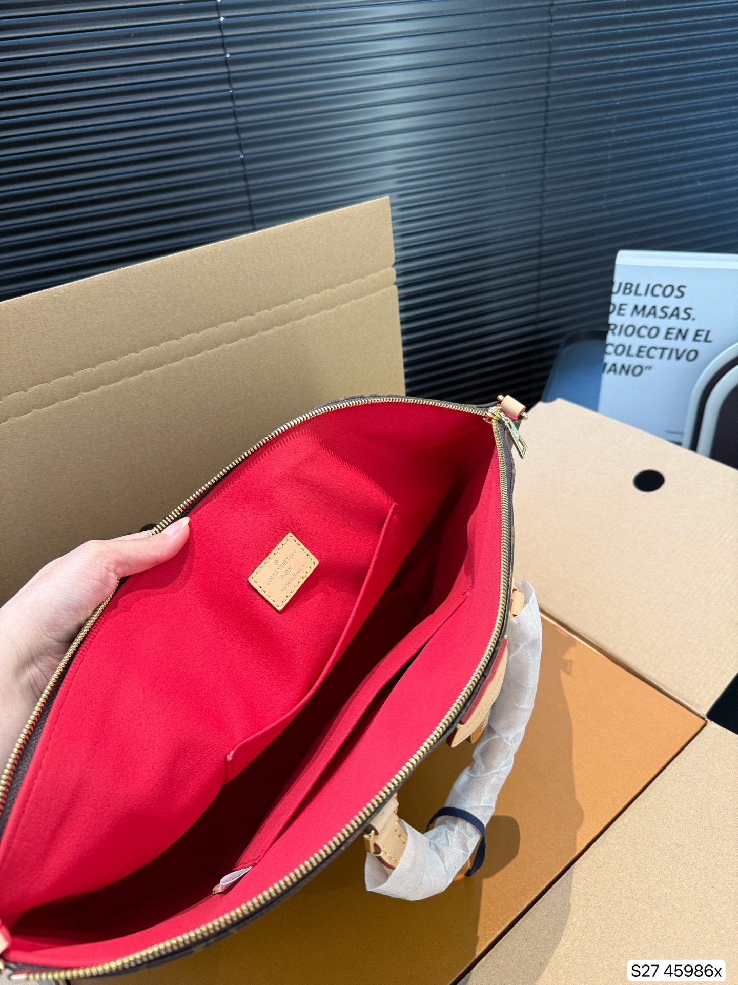 LV high-end dumpling bag