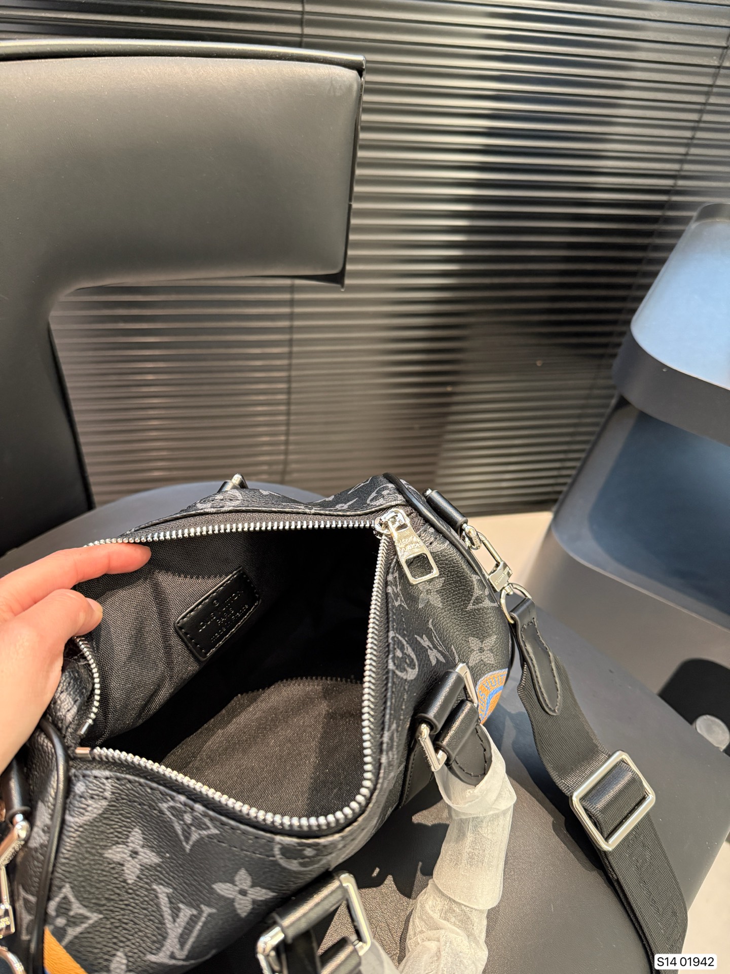 LV keep single shoulder pillow bag