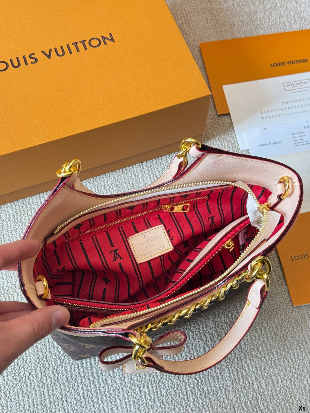 Louis Vuitton armpit crossbody bag high-end large capacity