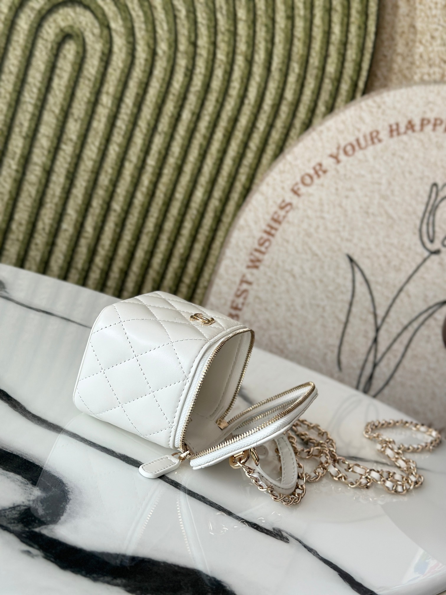 Top version Chanel Chain Makeup Bag with a makeup mirror inside