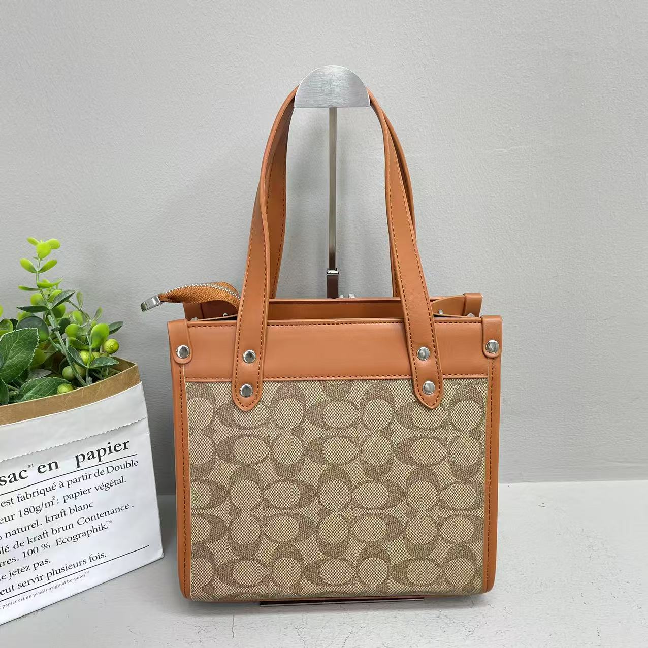 Coach Tote Jungle Bag Single Room Crossbody Bag