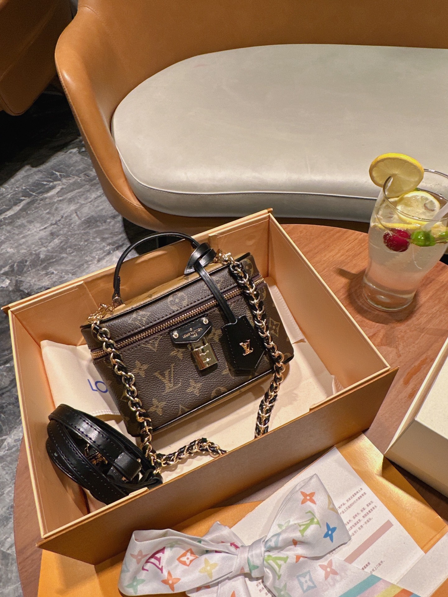 LV cosmetic chain bag