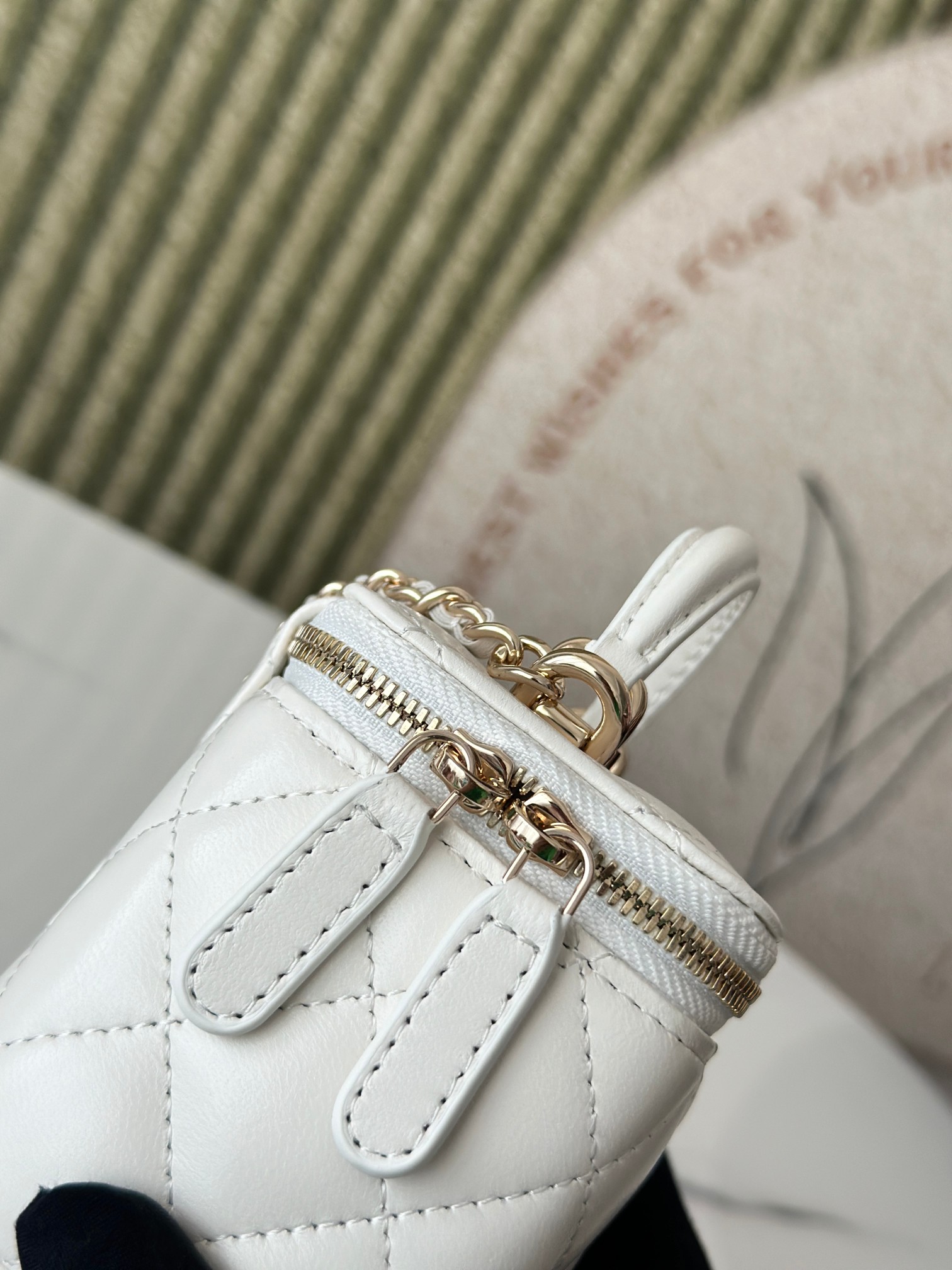 Top version Chanel Chain Makeup Bag with a makeup mirror inside