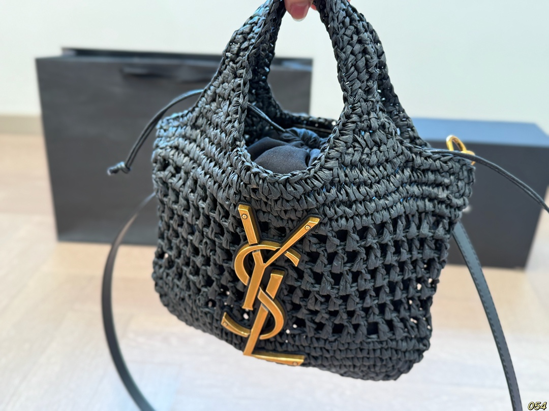 YSL straw bag retro and elegant