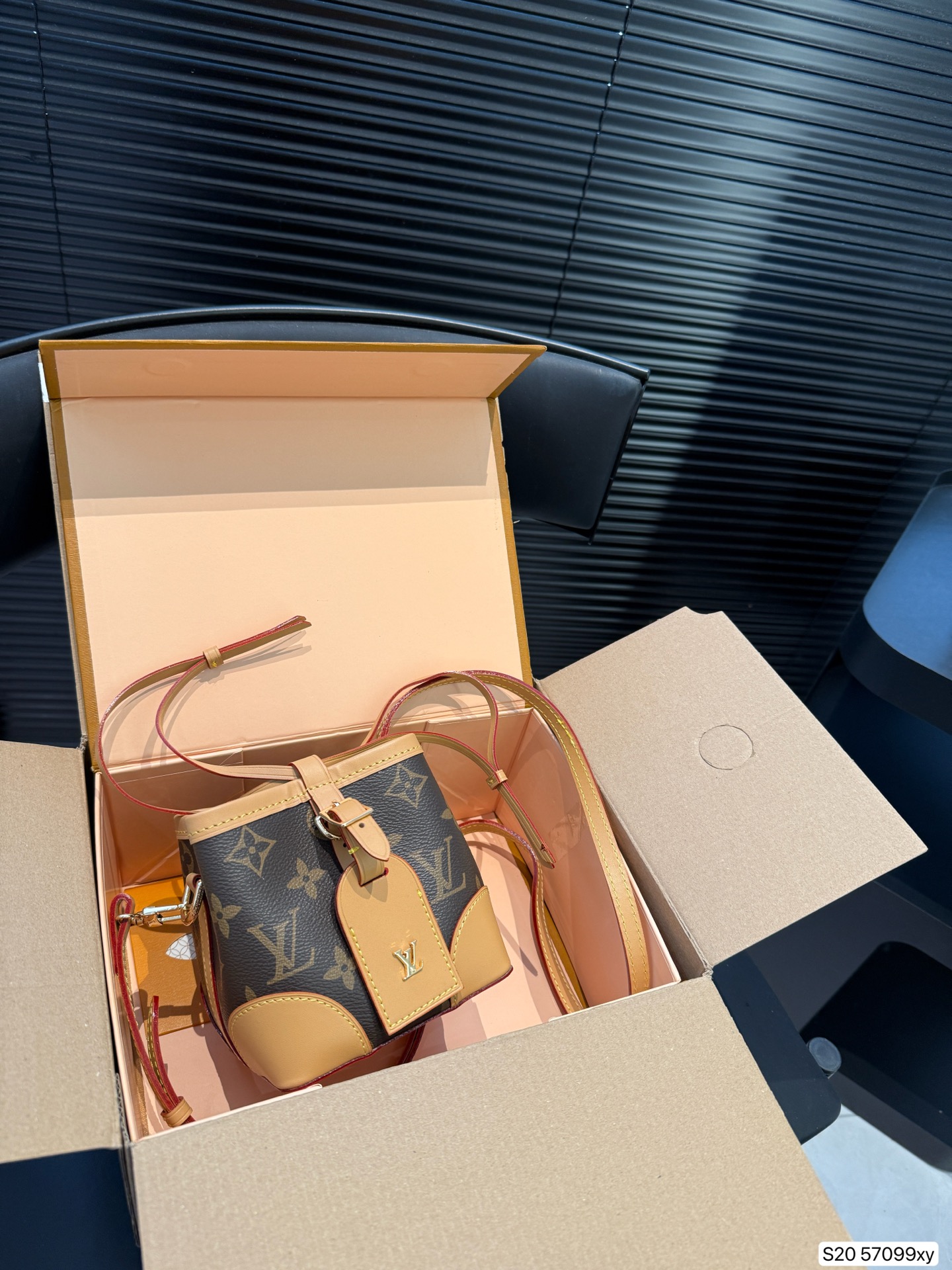 LV Mini monogram small bucket bag