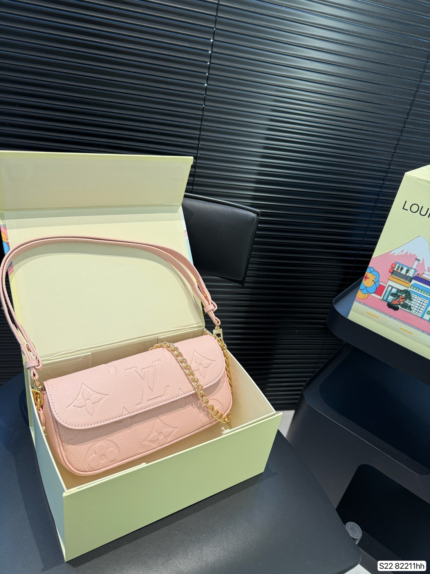 LV underarm messenger bag casual fashion