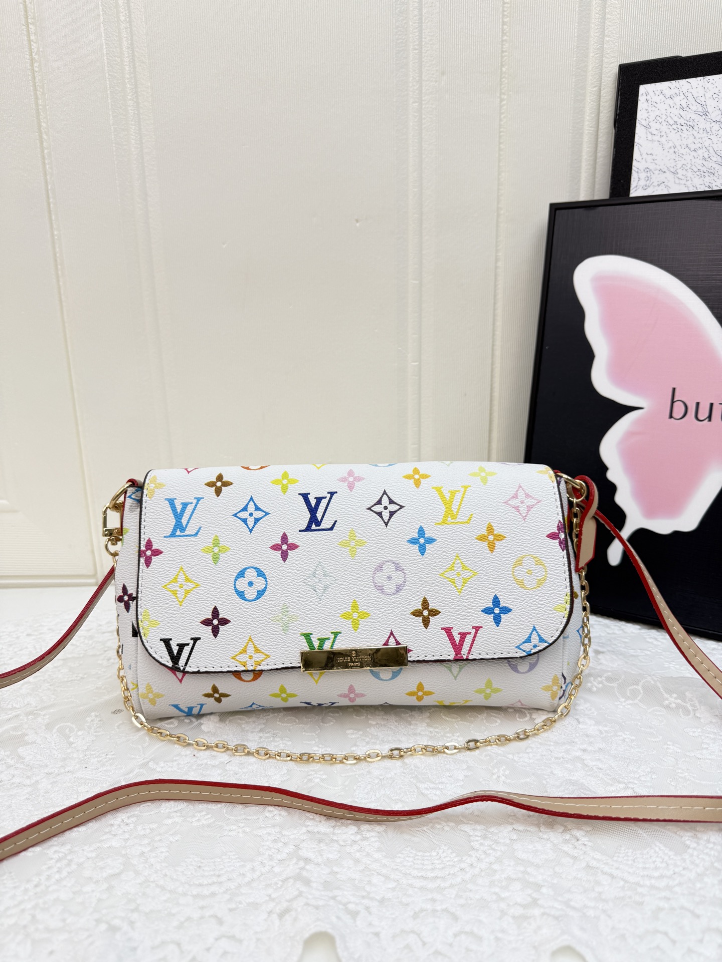 LV niche armpit bag handbag presbyopic