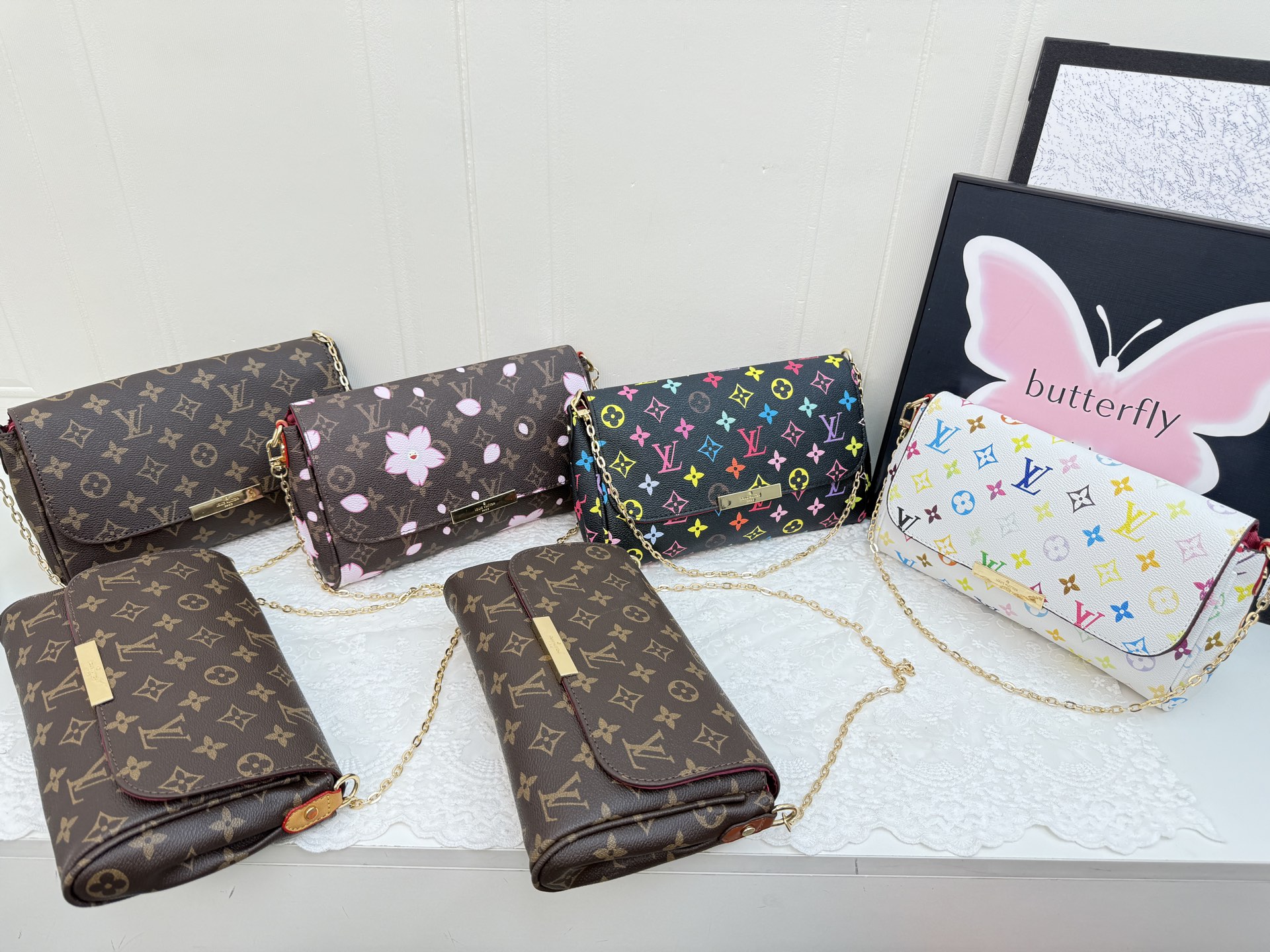 LV niche armpit bag handbag presbyopic