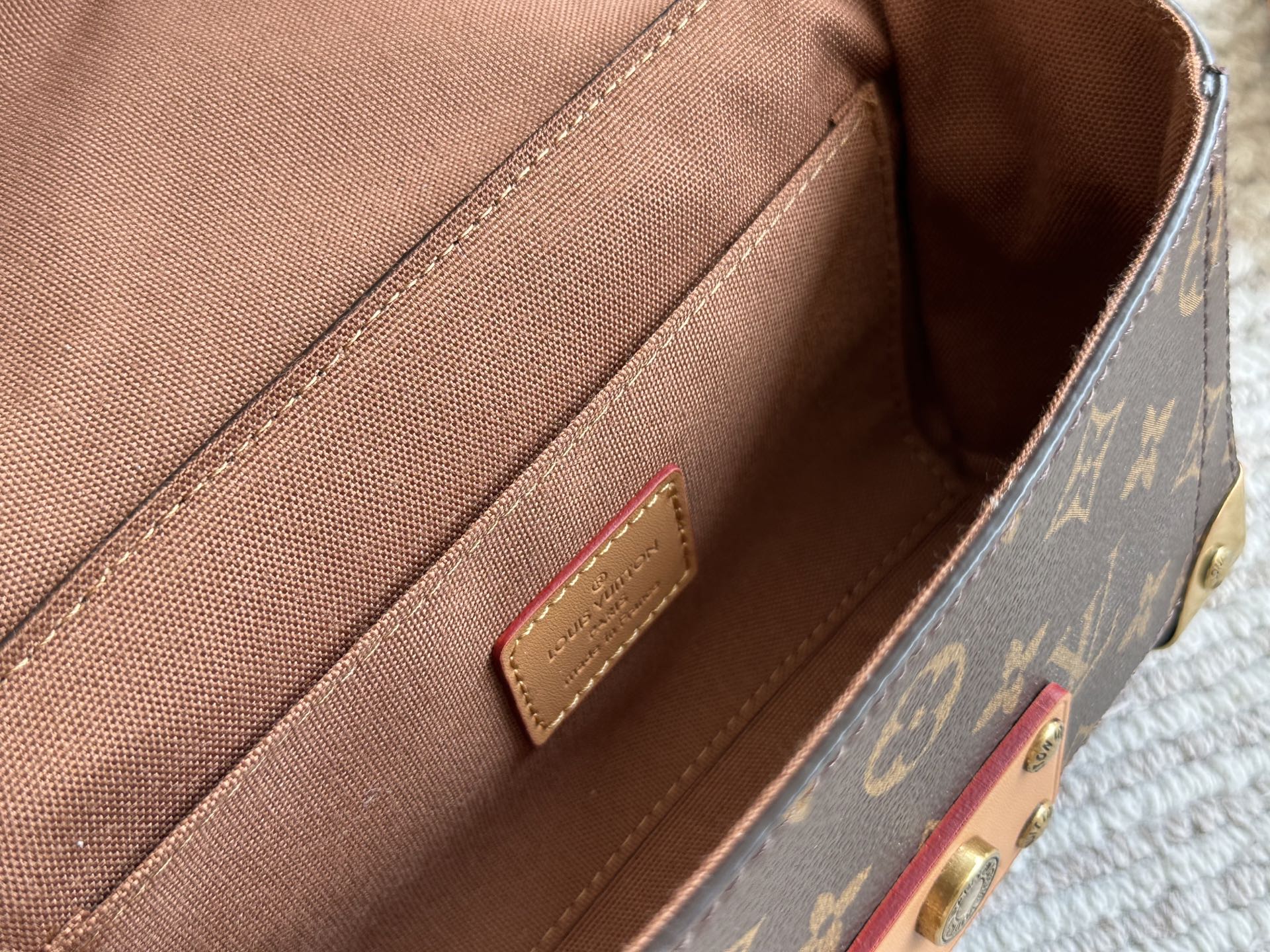 LV men's bag soultrunk box bag