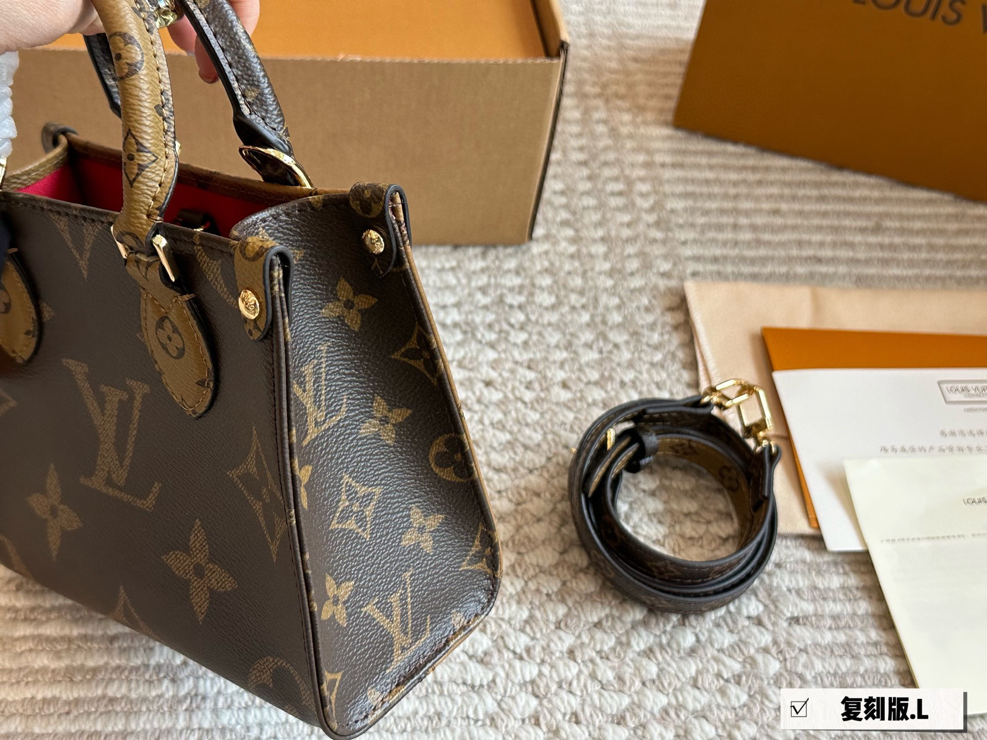 LV onthego shopping bag