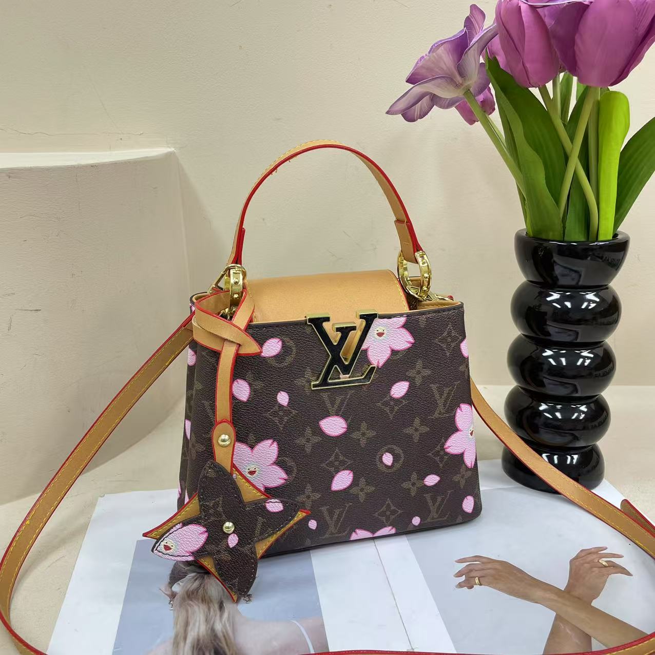 Louis Vuitton Handbags Crossbody Tote Bag Fashionable and Versatile