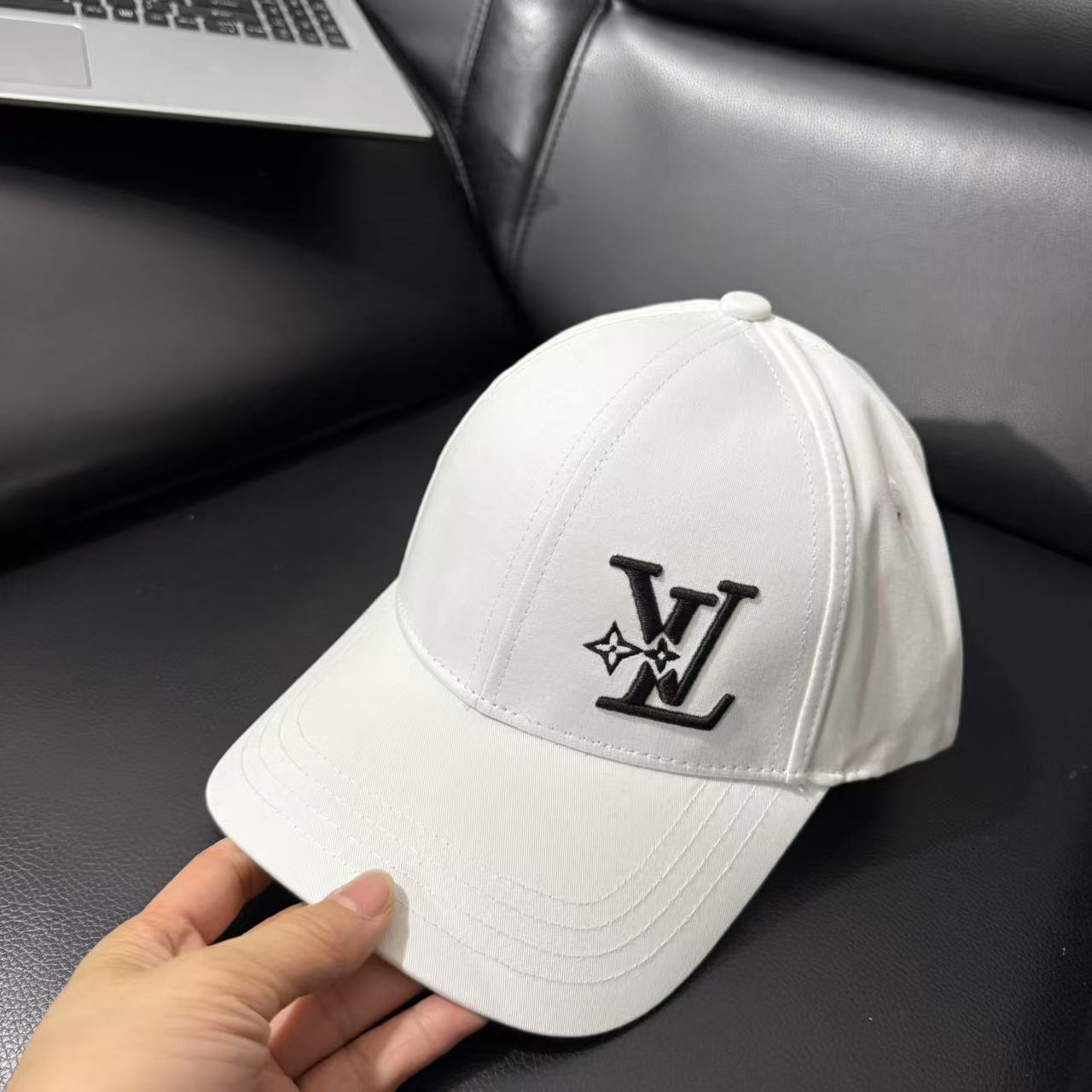 LV fashion baseball cap