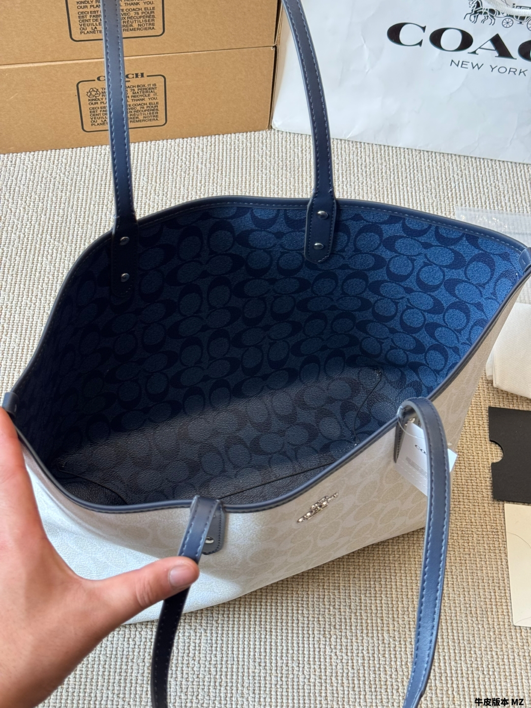 Coach & city tote classic tote bag