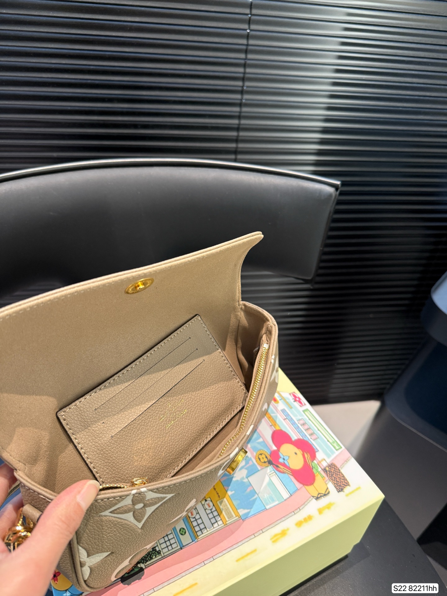 LV underarm messenger bag casual fashion