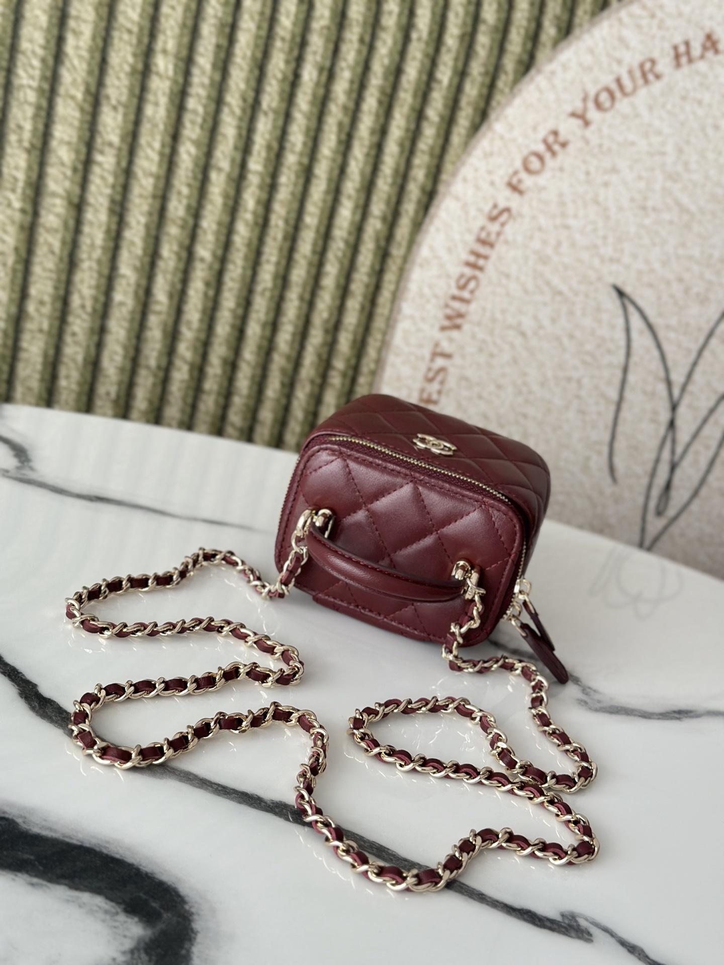 Top version Chanel Chain Makeup Bag with a makeup mirror inside