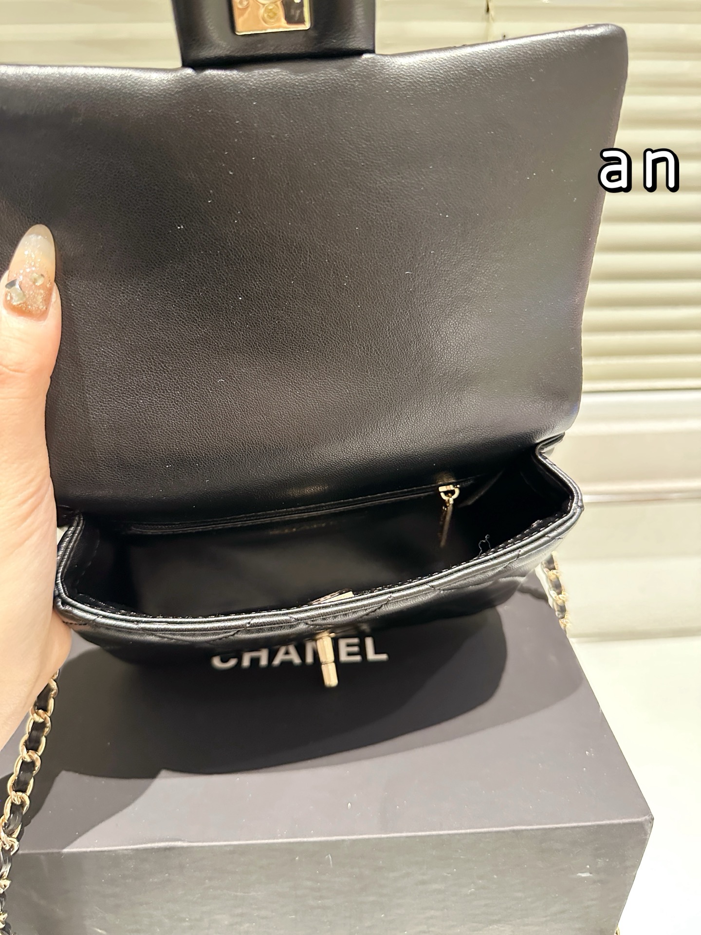Chanel cf handbag