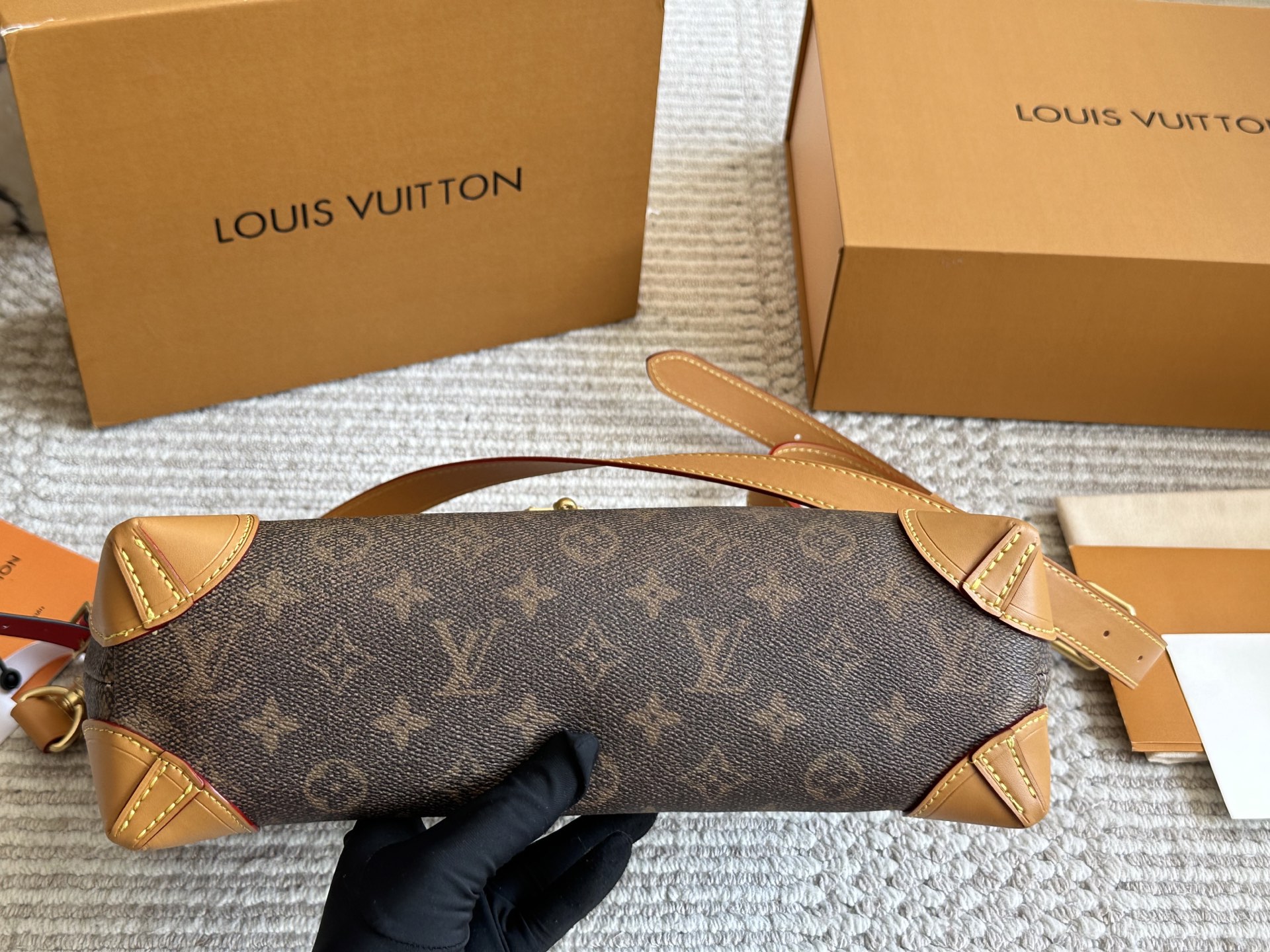 LV new messenger bag