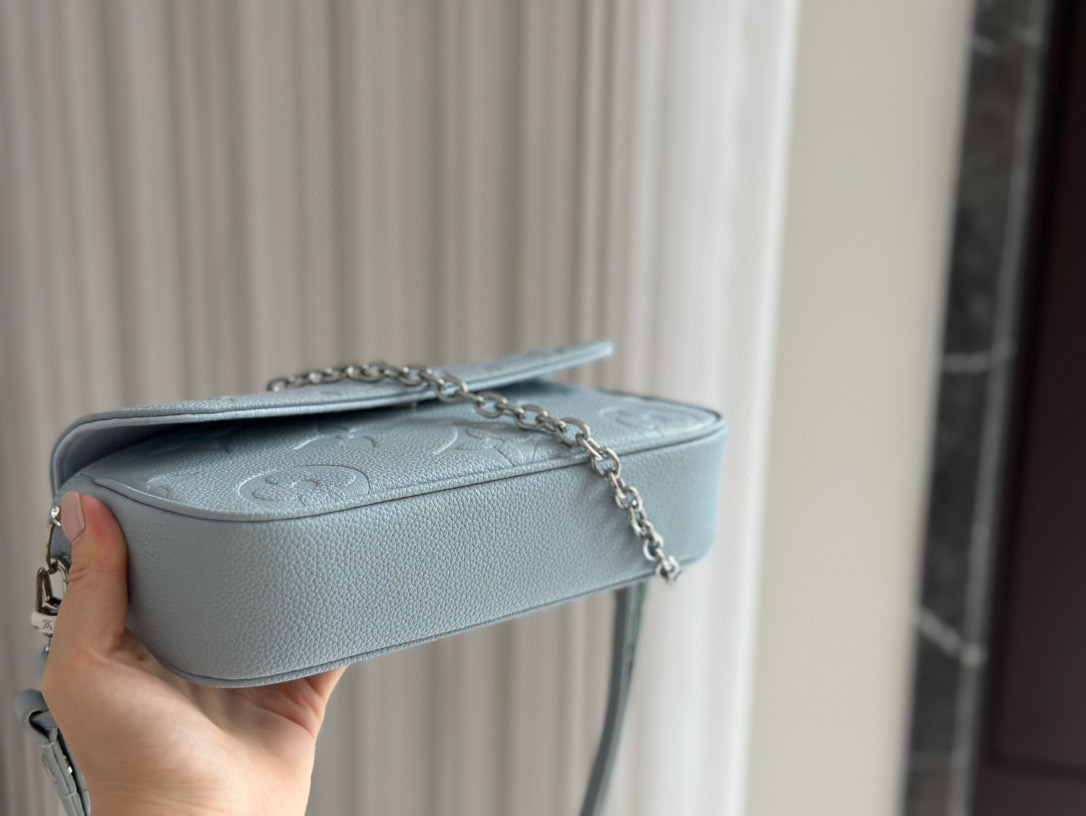 LV blue ivy woc mahjong bag