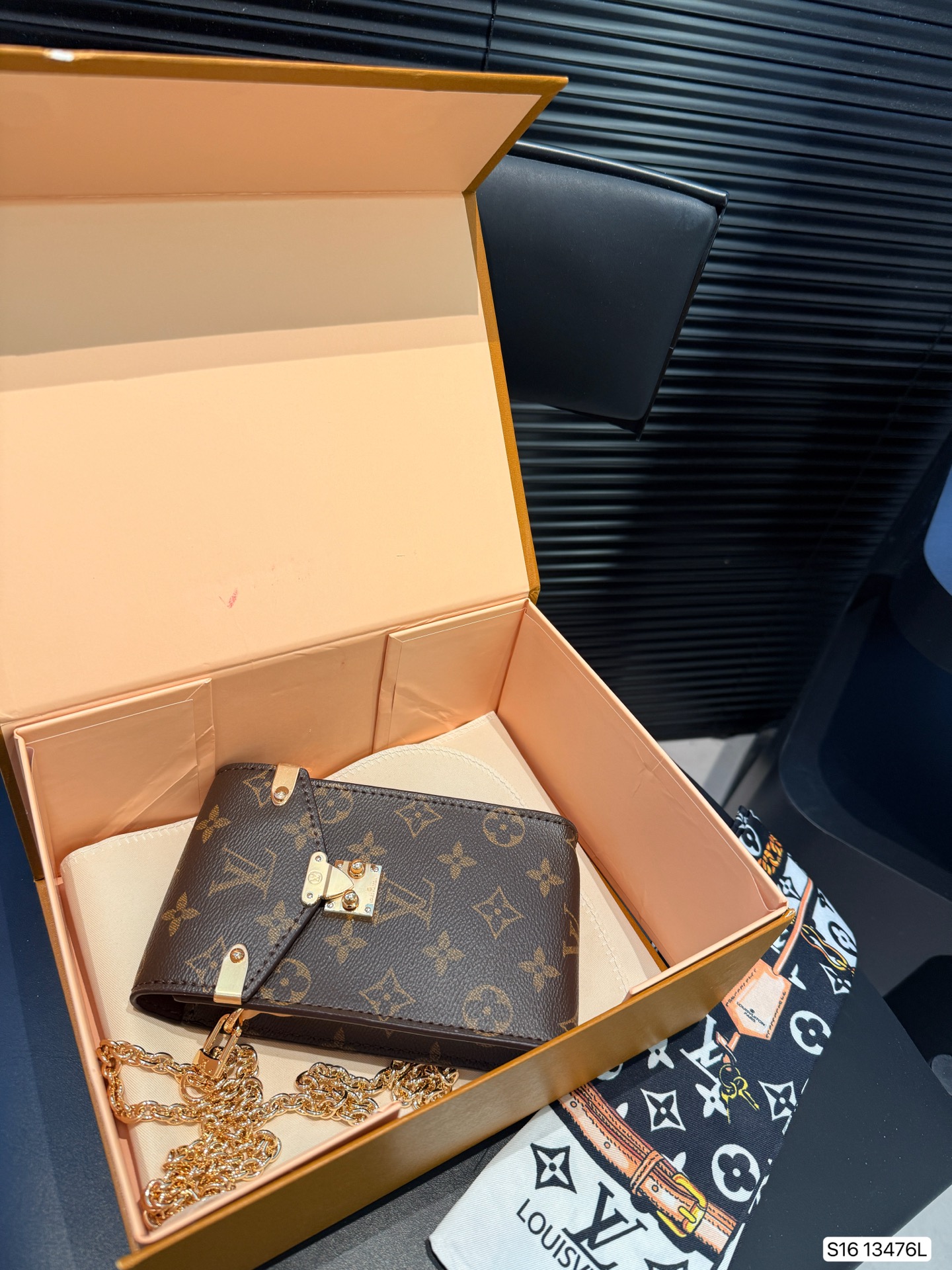 LV mobile phone bag old flower new style