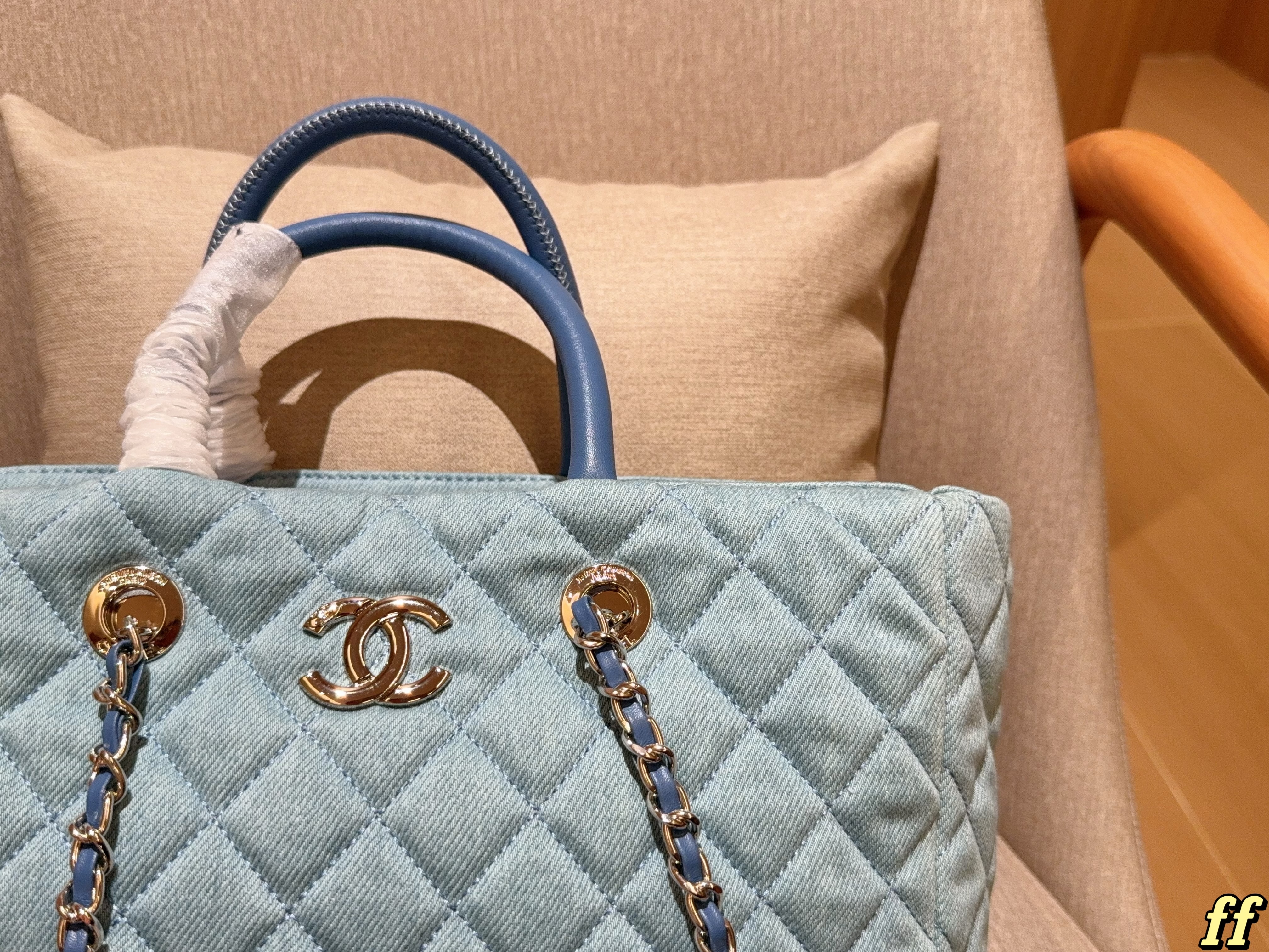 Chanel denim Tote bag