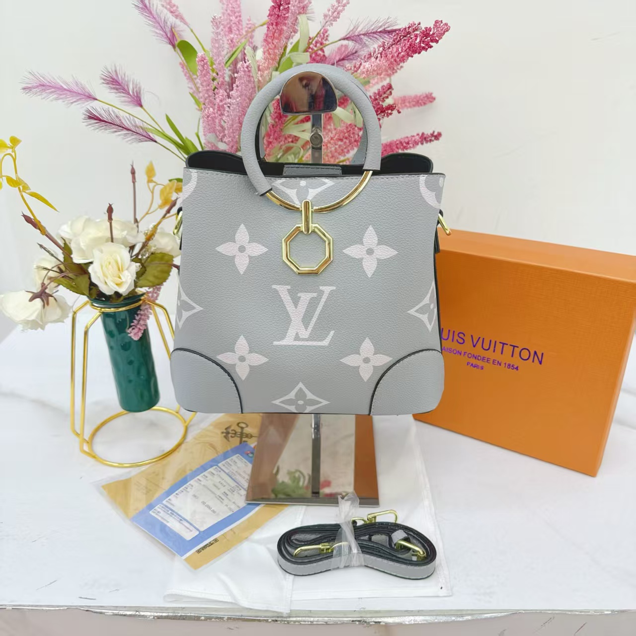 Louis Vuitton retro portable bucket bag commuter shoulder crossbody bag