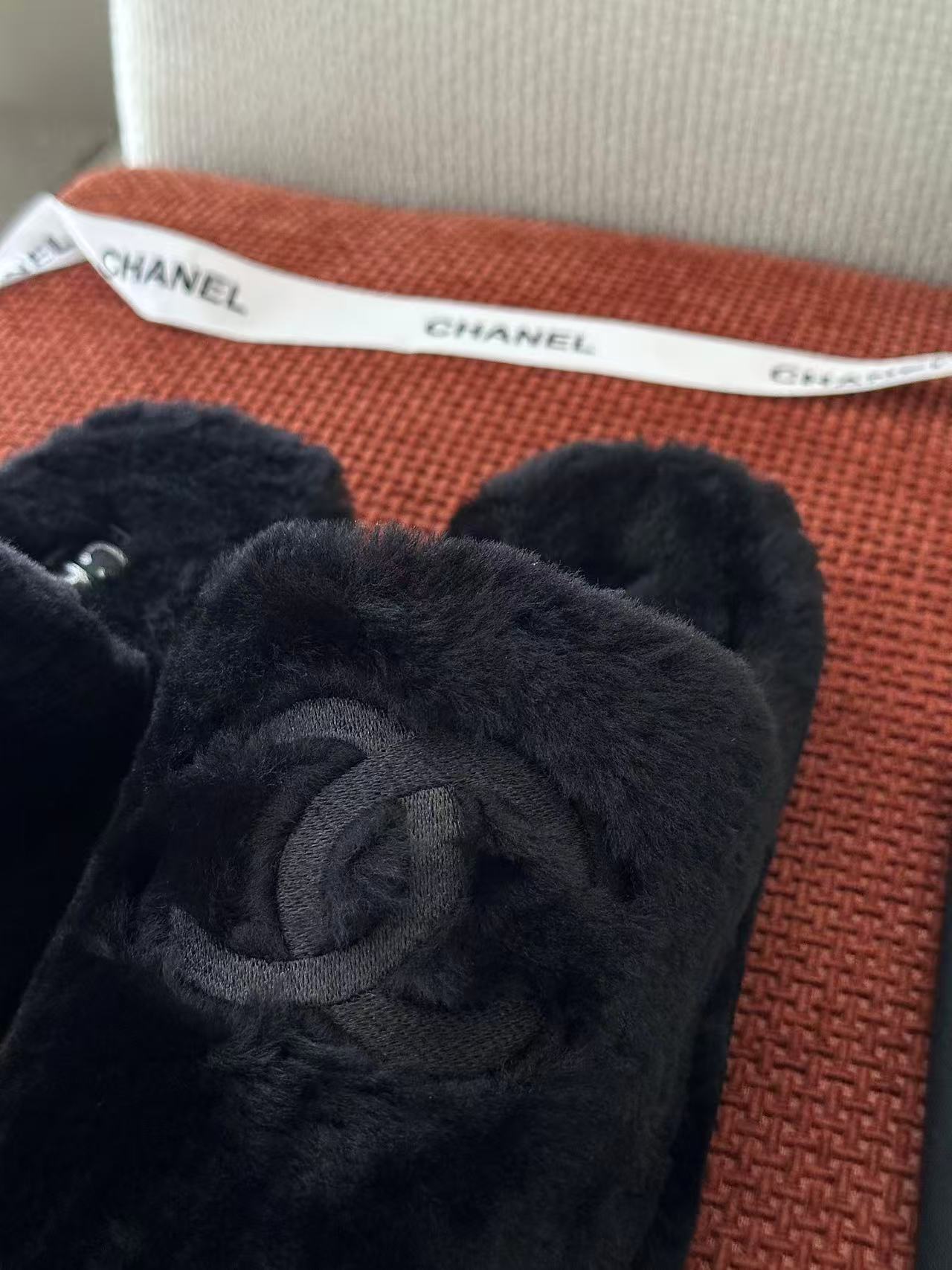 Chanel double C embroidered fur slippers