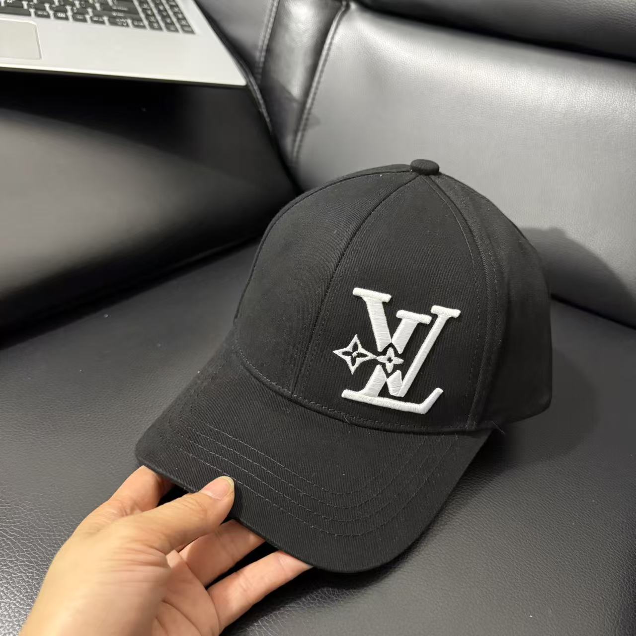 LV fashion baseball cap